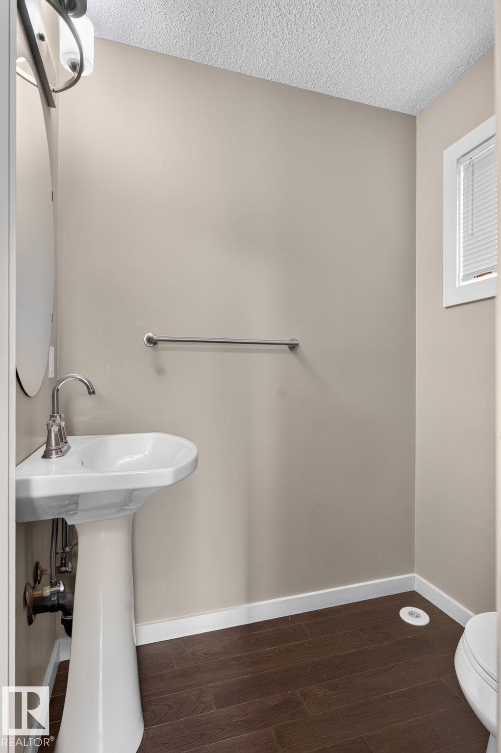 Photo 14 at 626 42 Avenue NW, Maple Crest, Edmonton