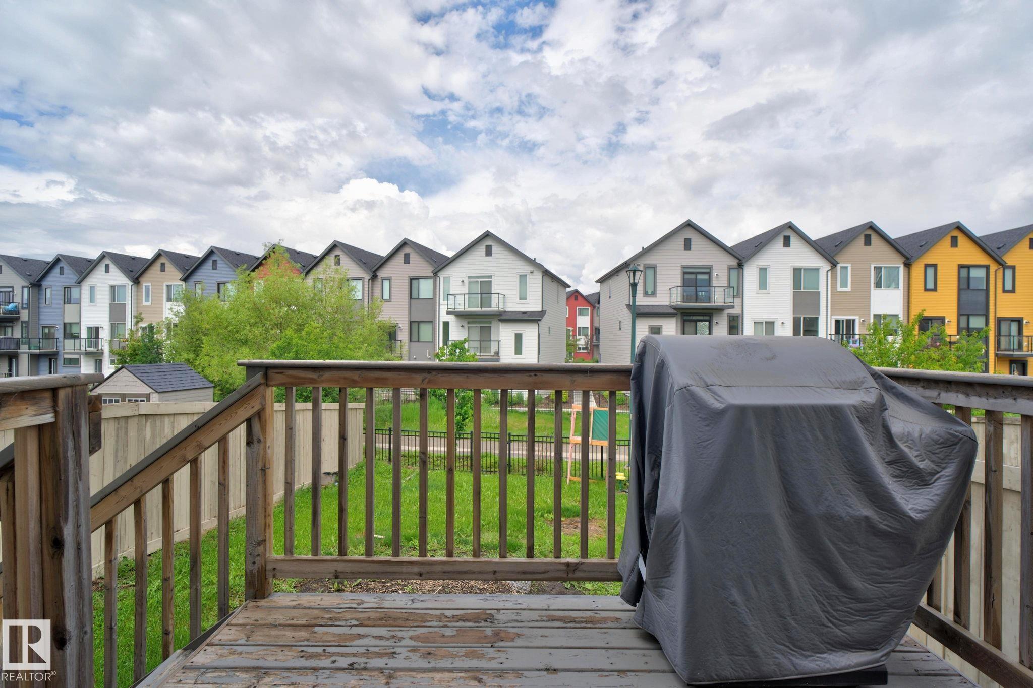 Photo 37 at 626 42 Avenue NW, Maple Crest, Edmonton
