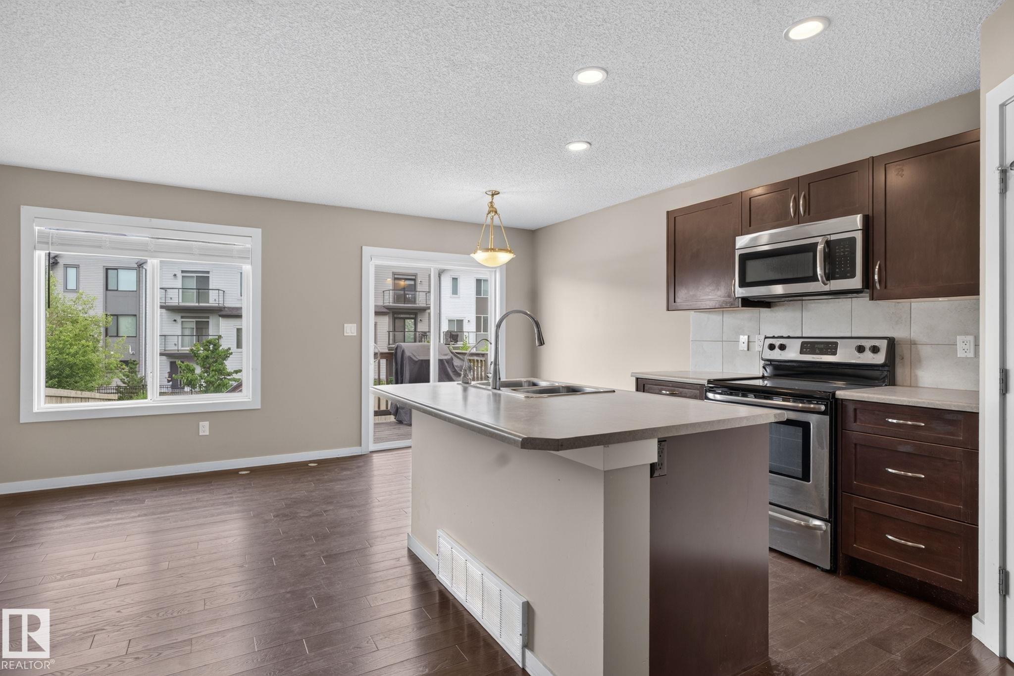 Photo 6 at 626 42 Avenue NW, Maple Crest, Edmonton