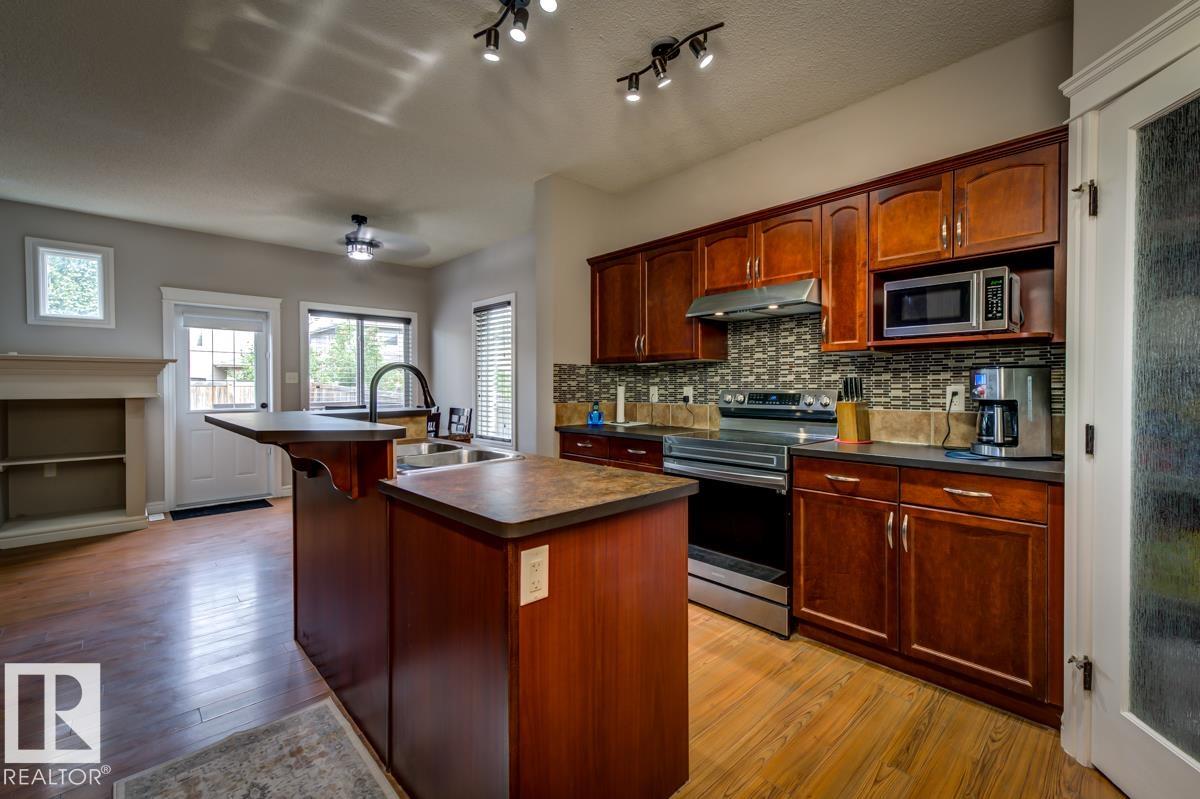 Photo 7 at 11612 17 Avenue SW, Rutherford, Edmonton