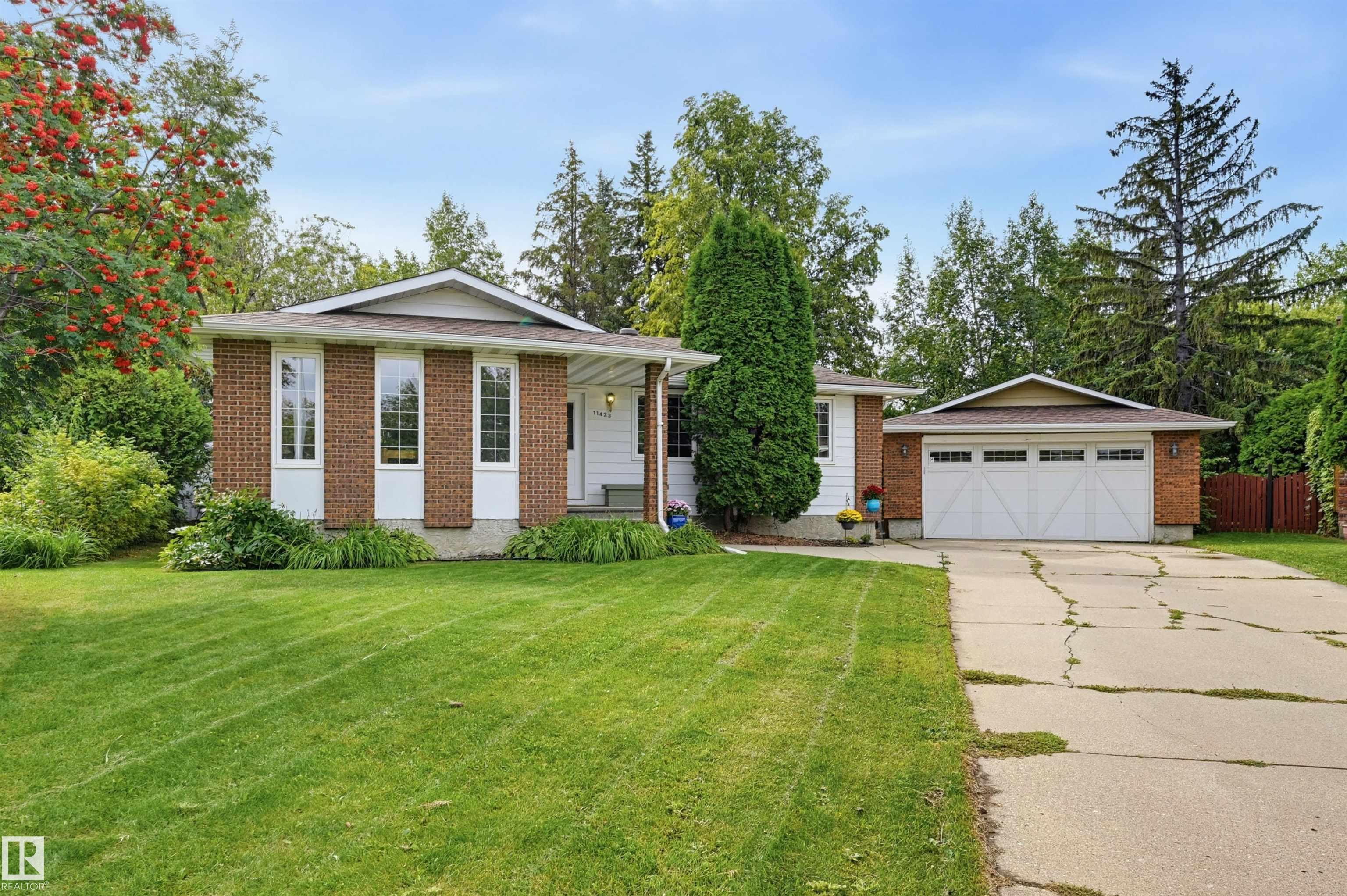 11423 35 Avenue NW, Greenfield, Edmonton