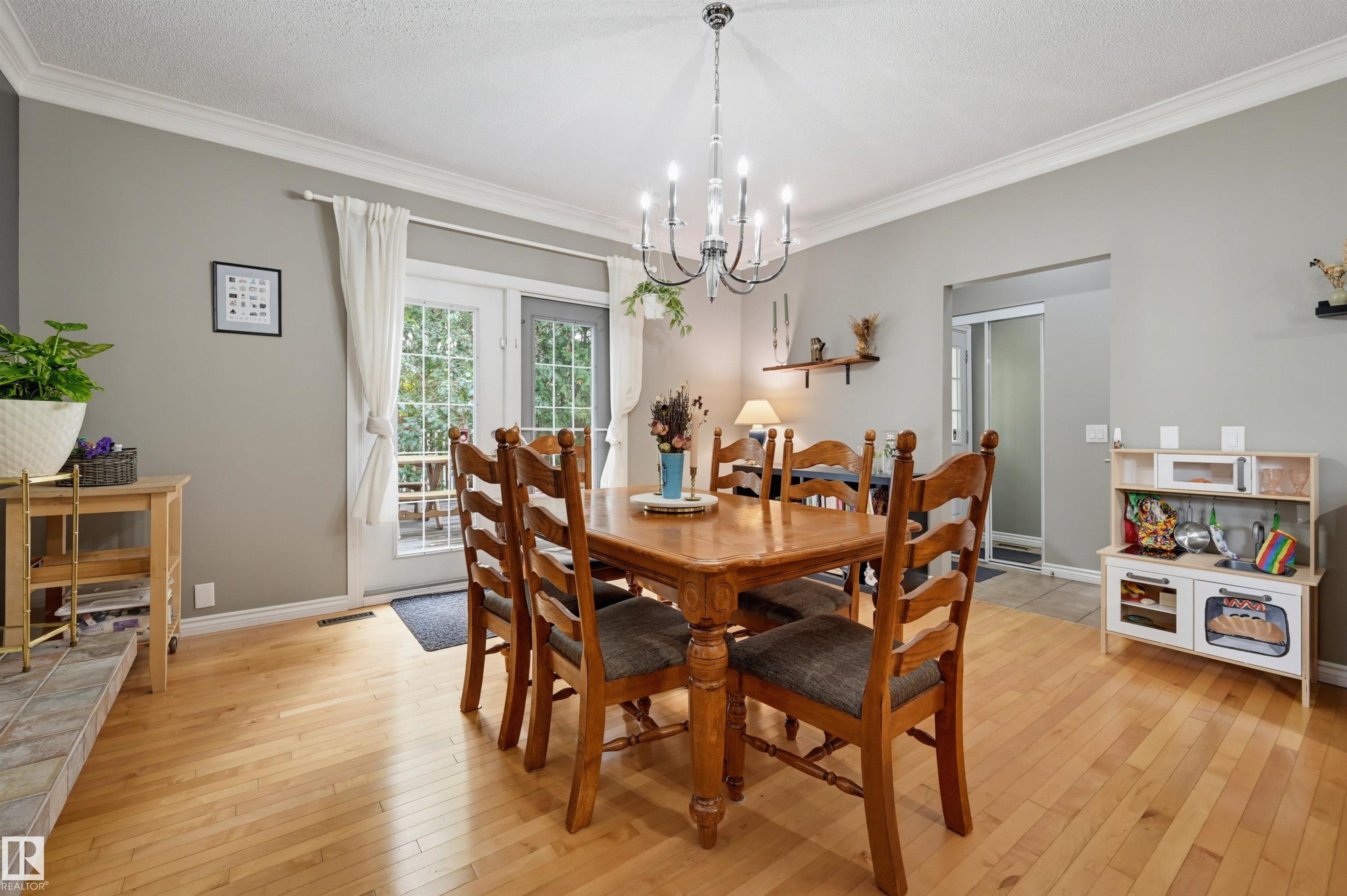 Photo 11 at 11423 35 Avenue NW, Greenfield, Edmonton