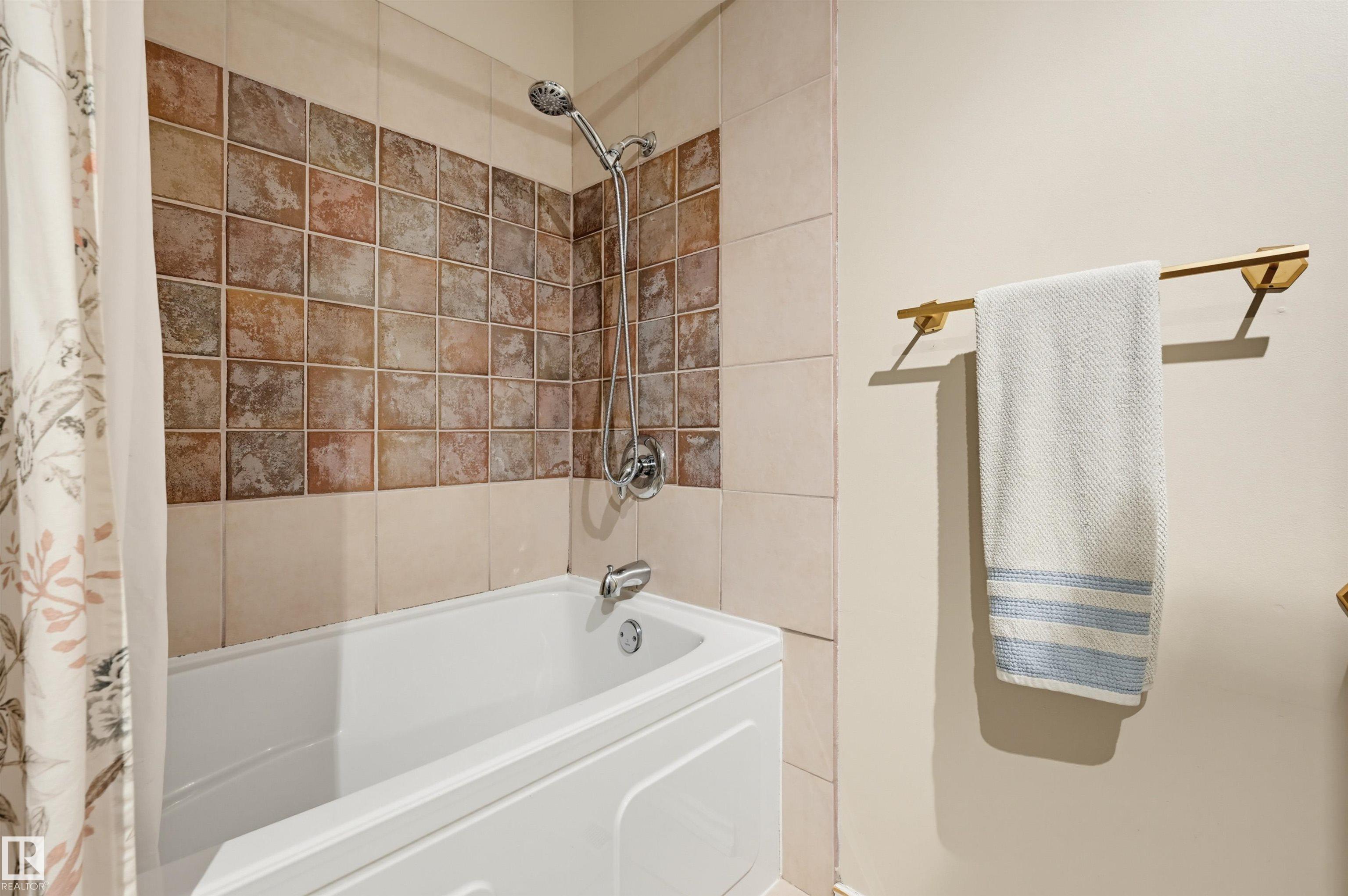 Photo 21 at 11423 35 Avenue NW, Greenfield, Edmonton
