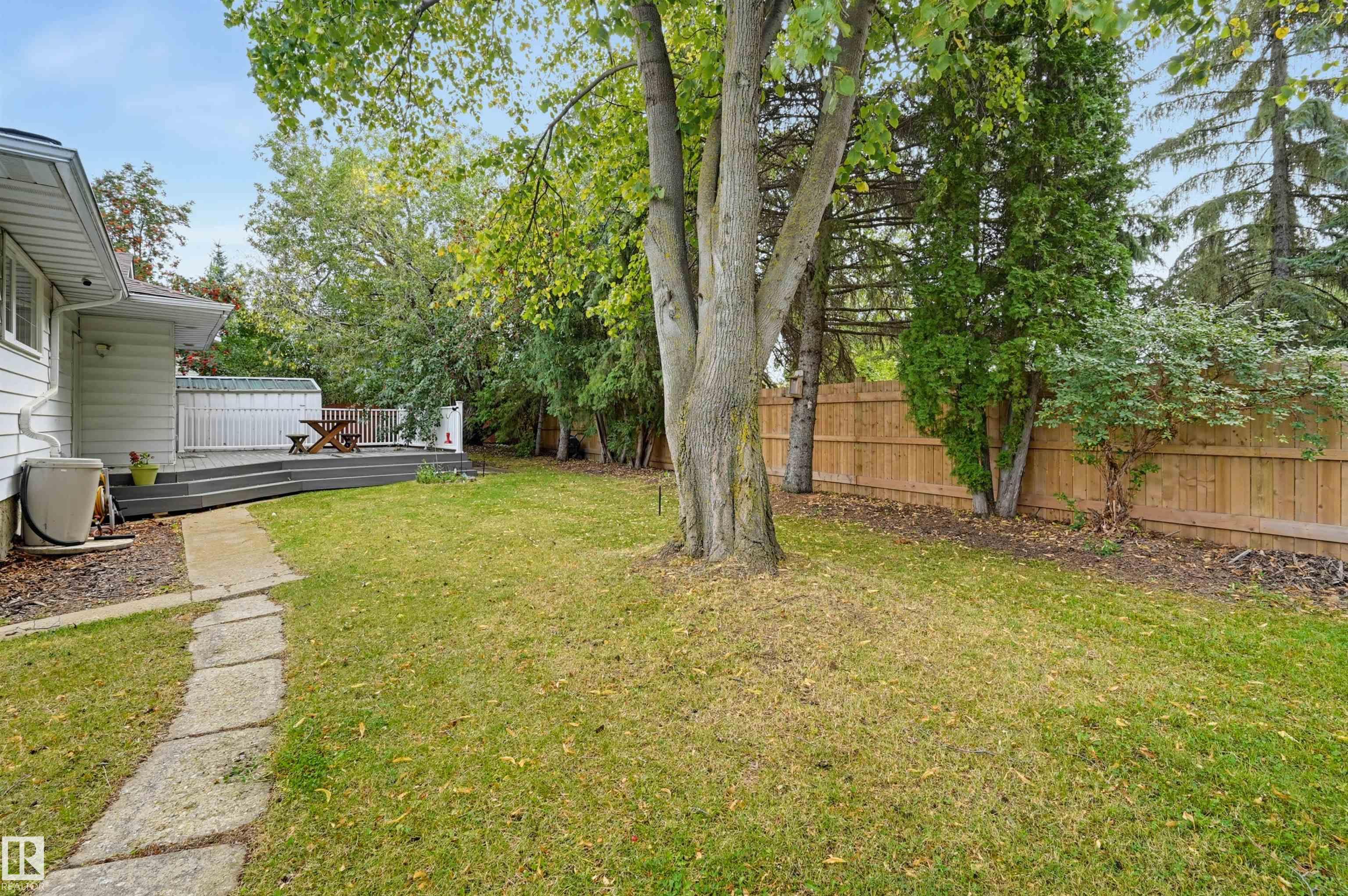 Photo 37 at 11423 35 Avenue NW, Greenfield, Edmonton
