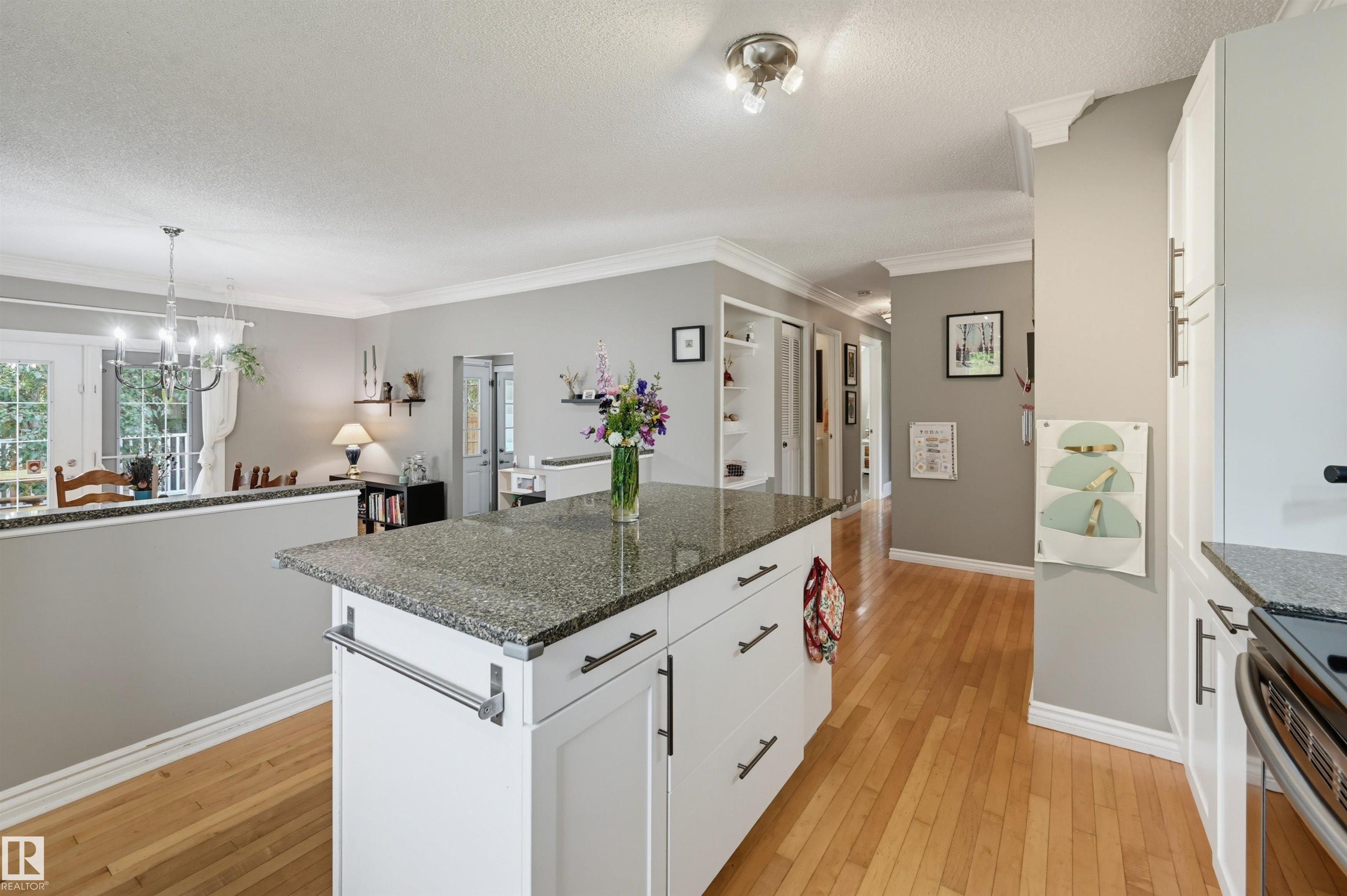 Photo 7 at 11423 35 Avenue NW, Greenfield, Edmonton