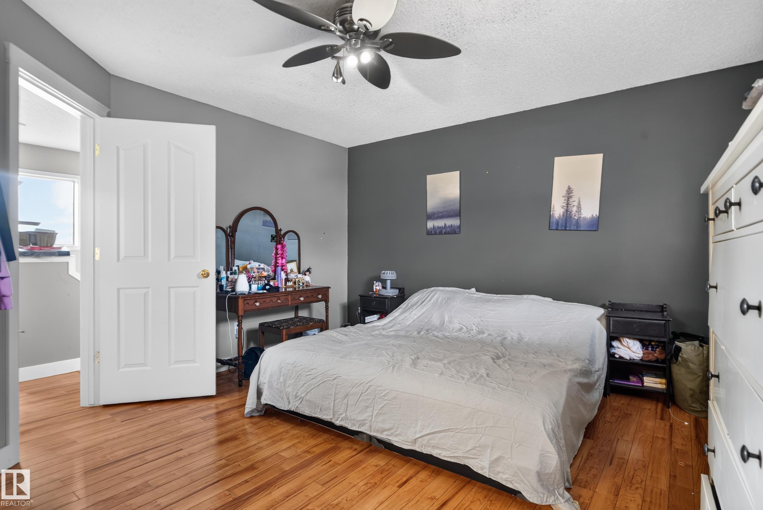 Photo 17 at 9826 180 Avenue NW, Elsinore, Edmonton
