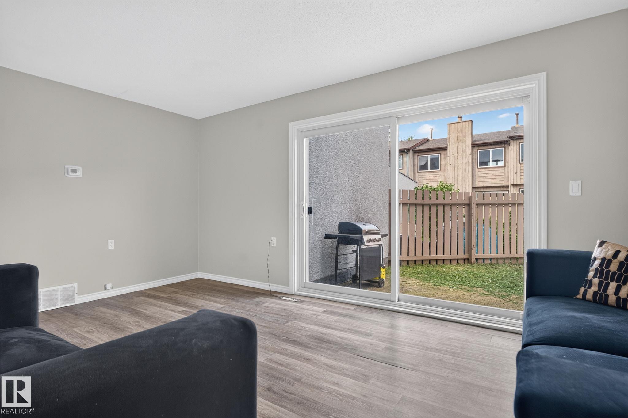 Photo 11 at 17775 95 Street NW, Lago Lindo, Edmonton