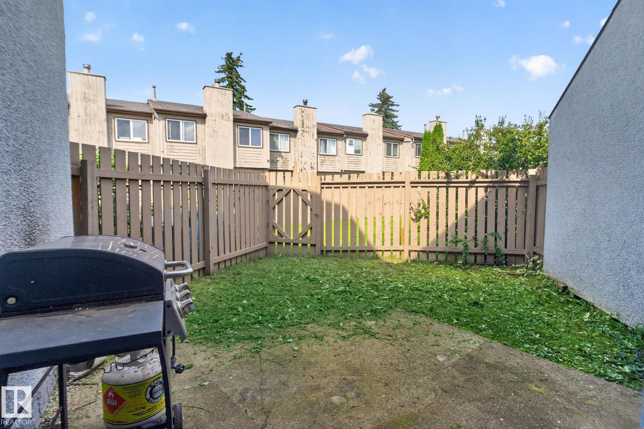 Photo 12 at 17775 95 Street NW, Lago Lindo, Edmonton