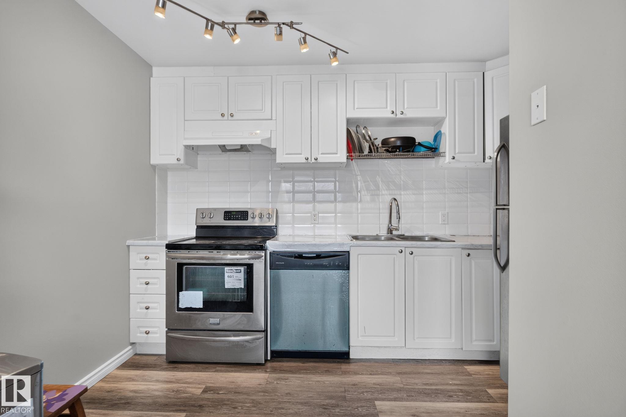 Photo 16 at 17775 95 Street NW, Lago Lindo, Edmonton