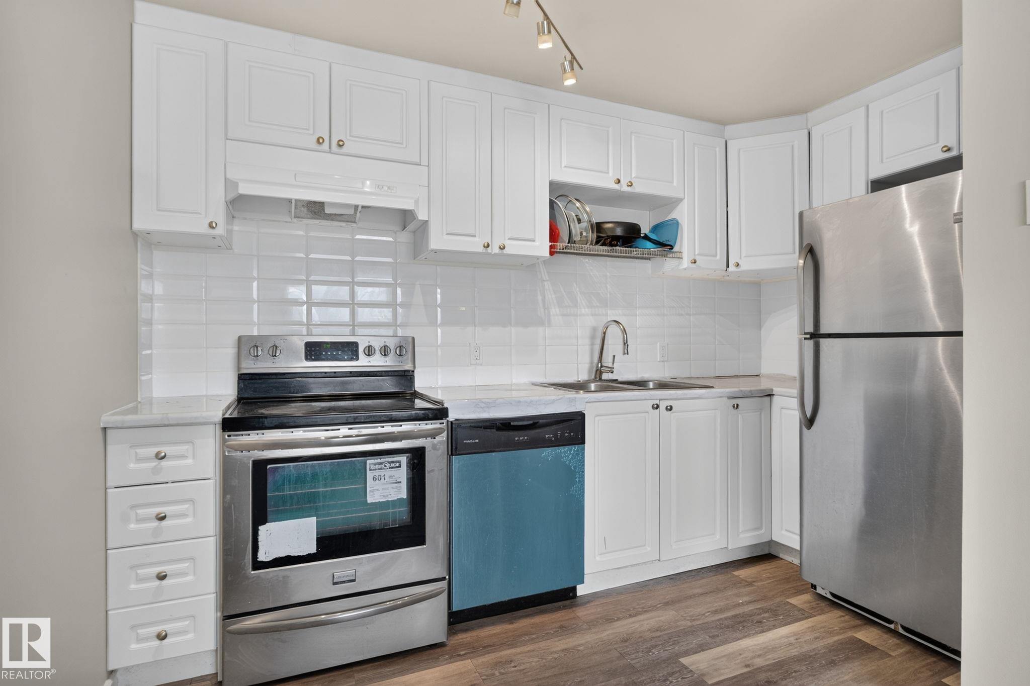 Photo 17 at 17775 95 Street NW, Lago Lindo, Edmonton