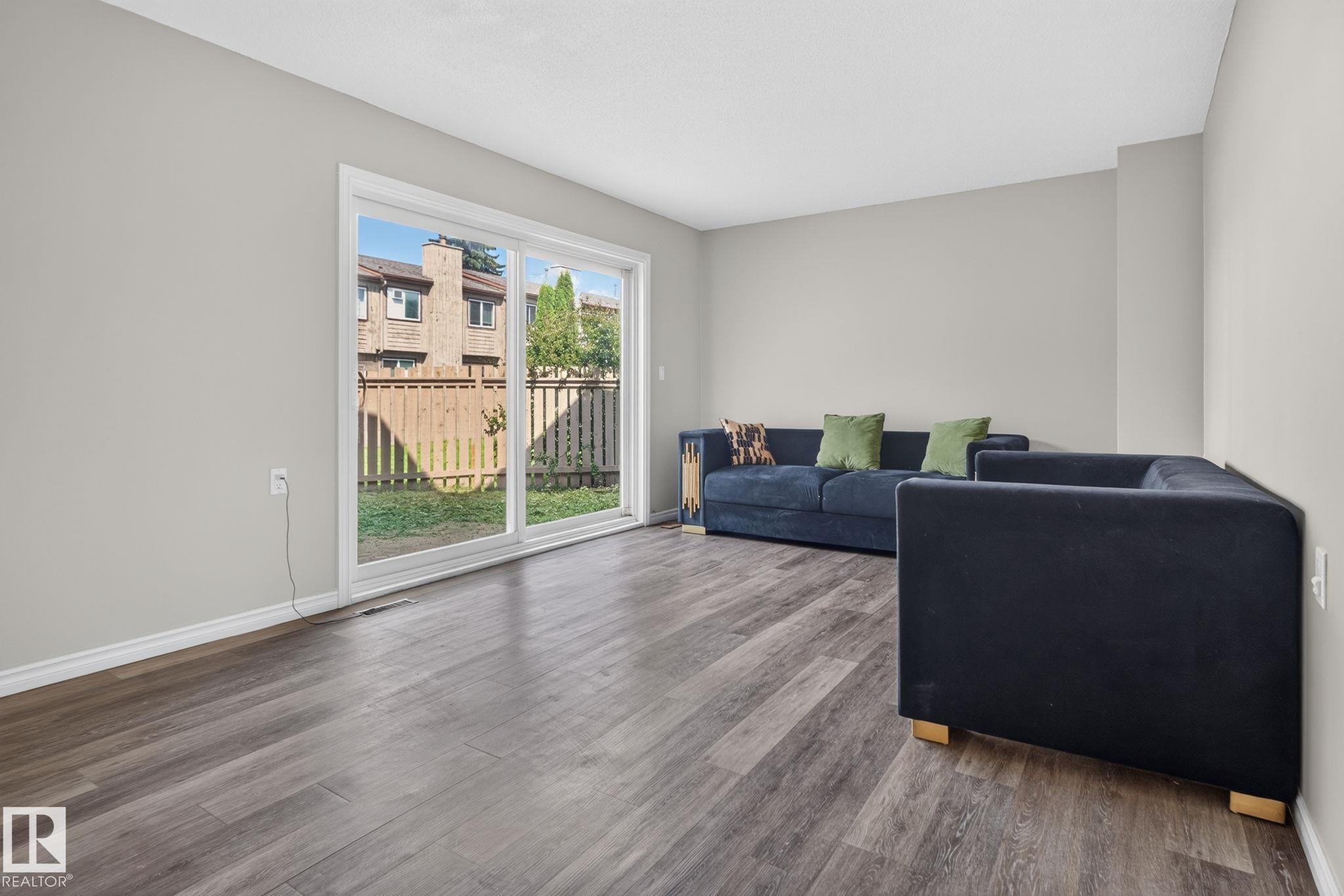 Photo 8 at 17775 95 Street NW, Lago Lindo, Edmonton