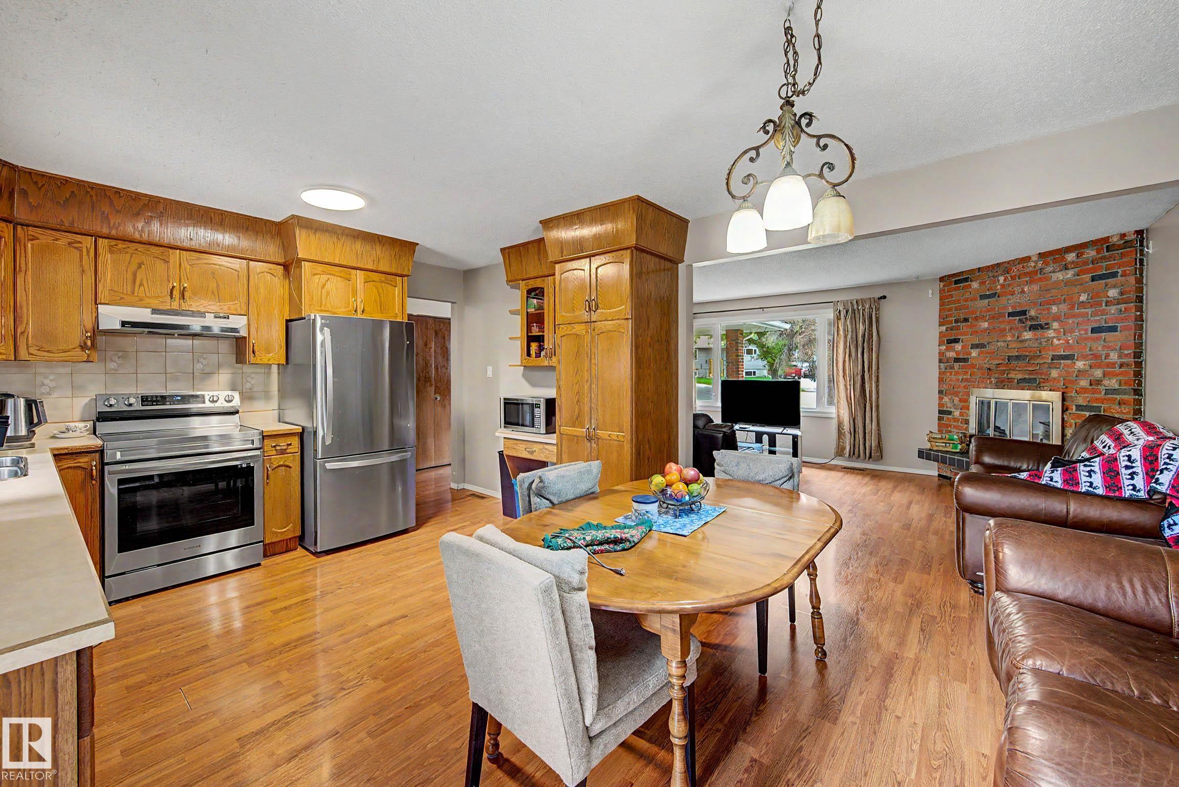 Photo 11 at 23 Montcalm Crescent, Mission, St. Albert