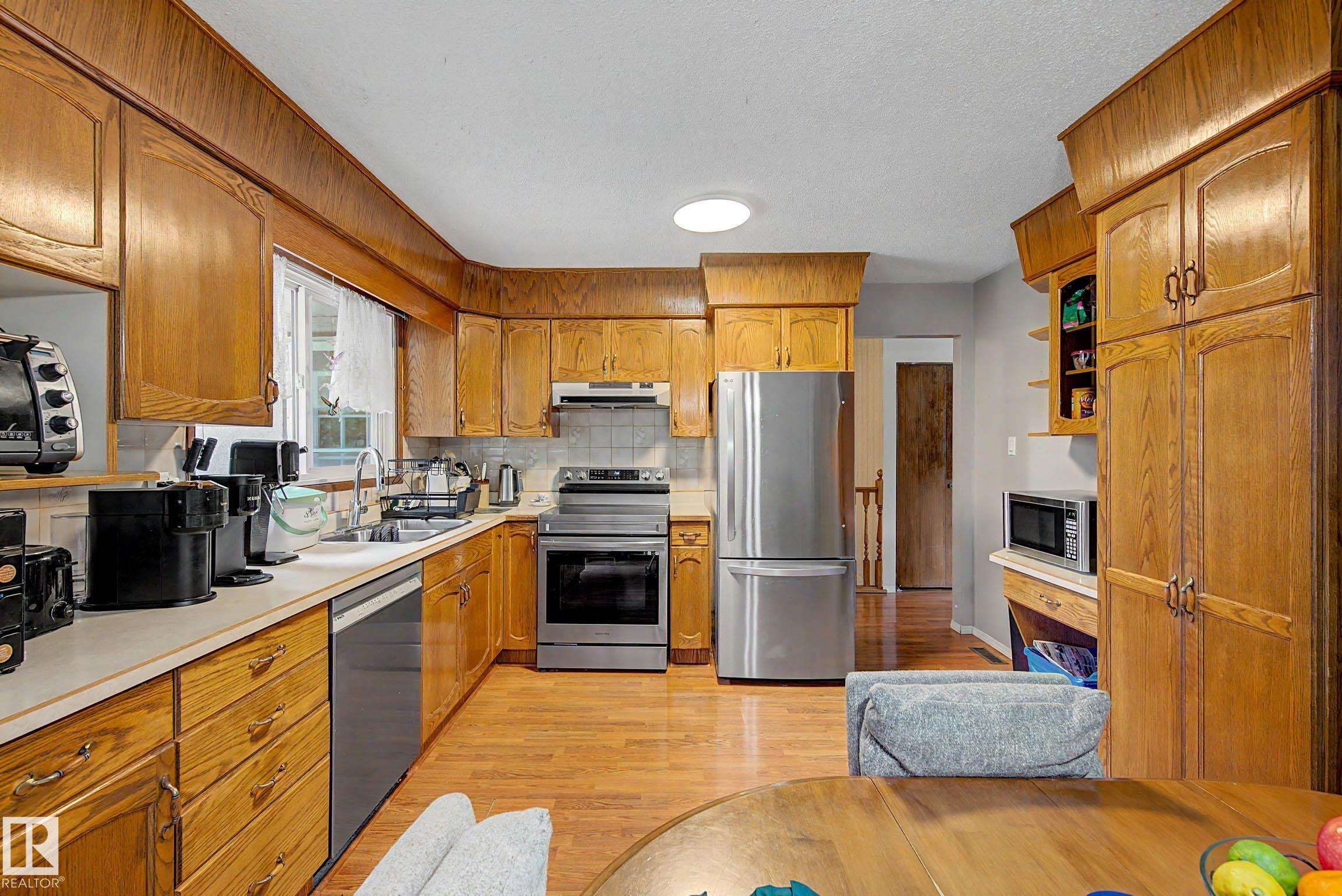 Photo 12 at 23 Montcalm Crescent, Mission, St. Albert