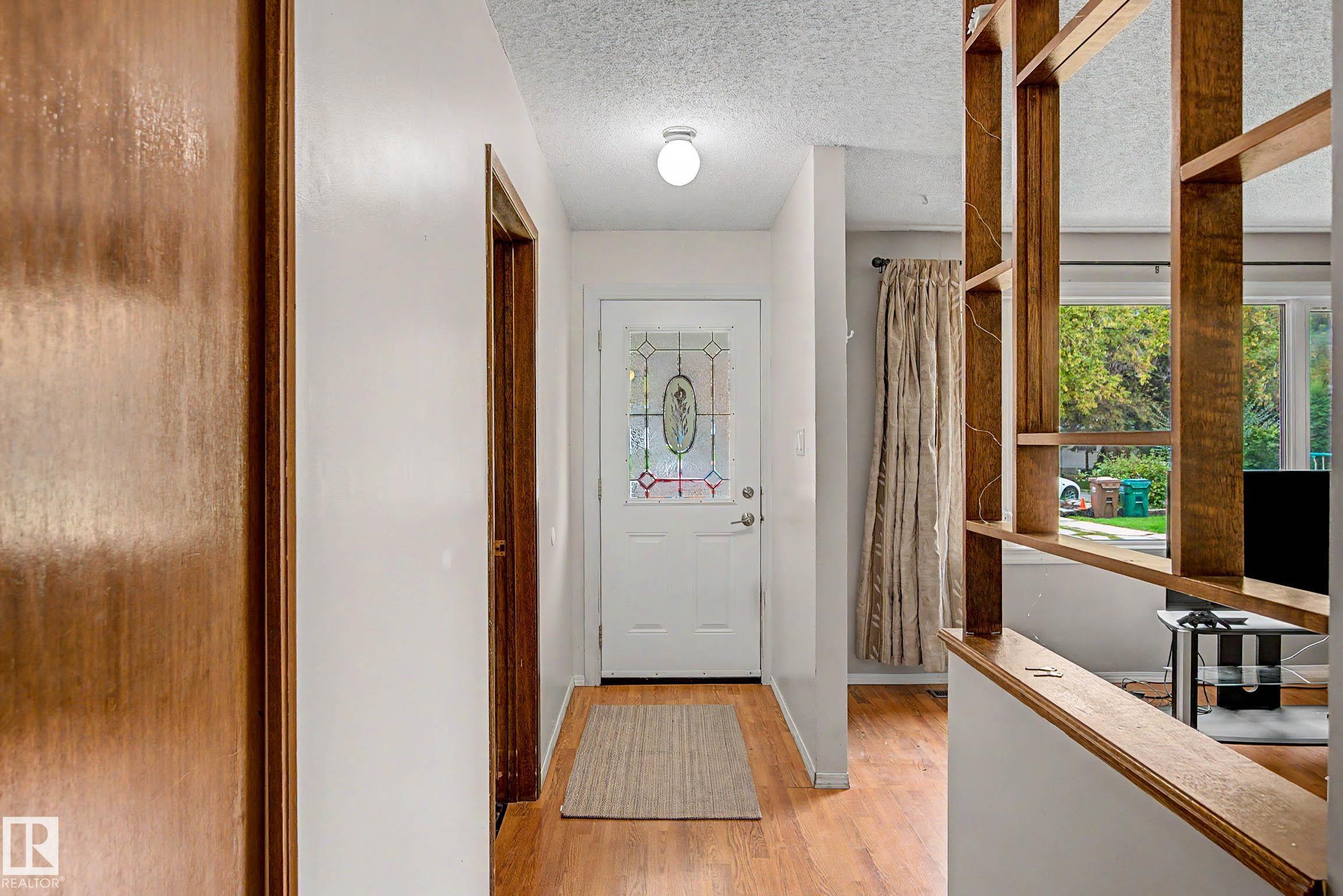 Photo 7 at 23 Montcalm Crescent, Mission, St. Albert