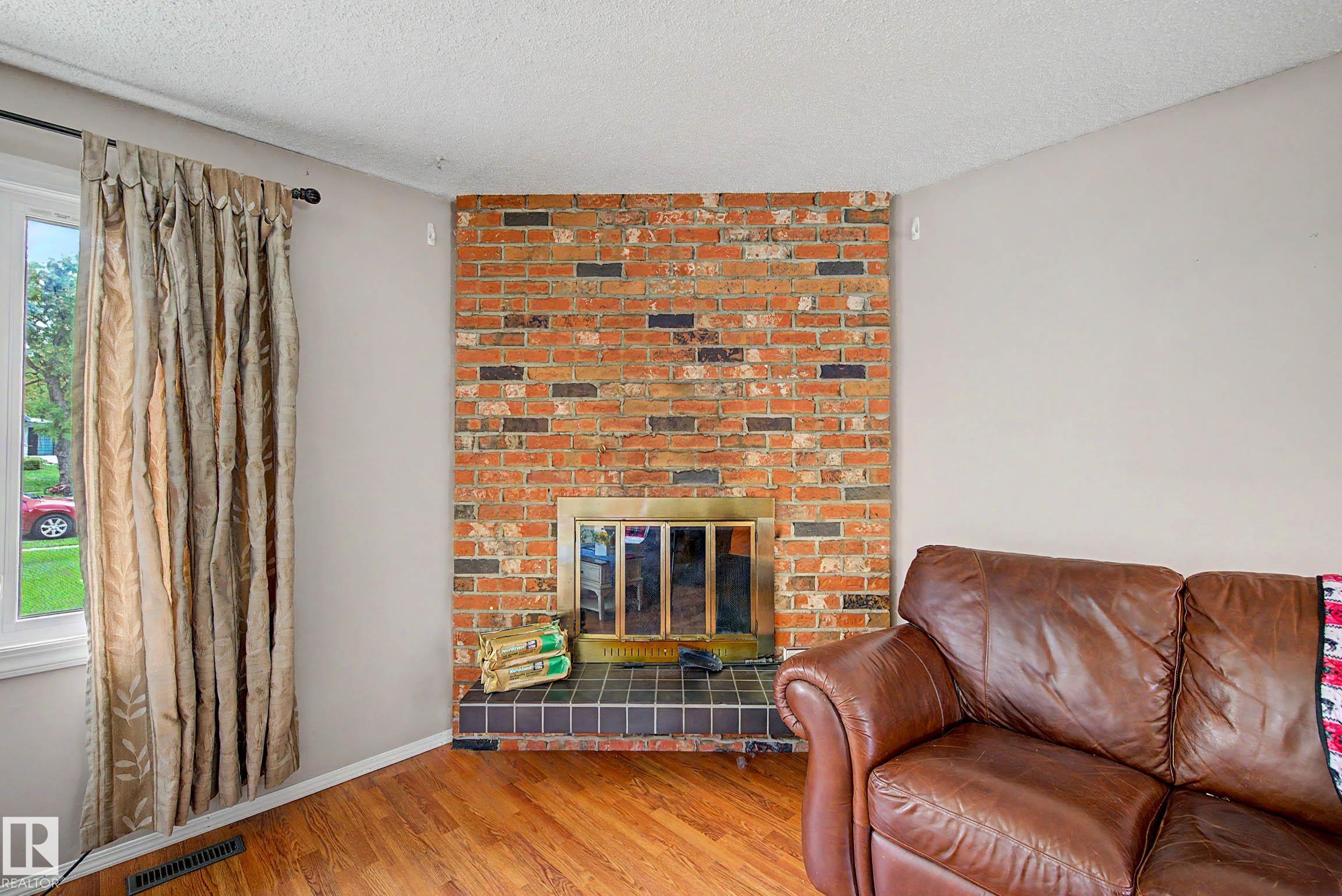 Photo 8 at 23 Montcalm Crescent, Mission, St. Albert
