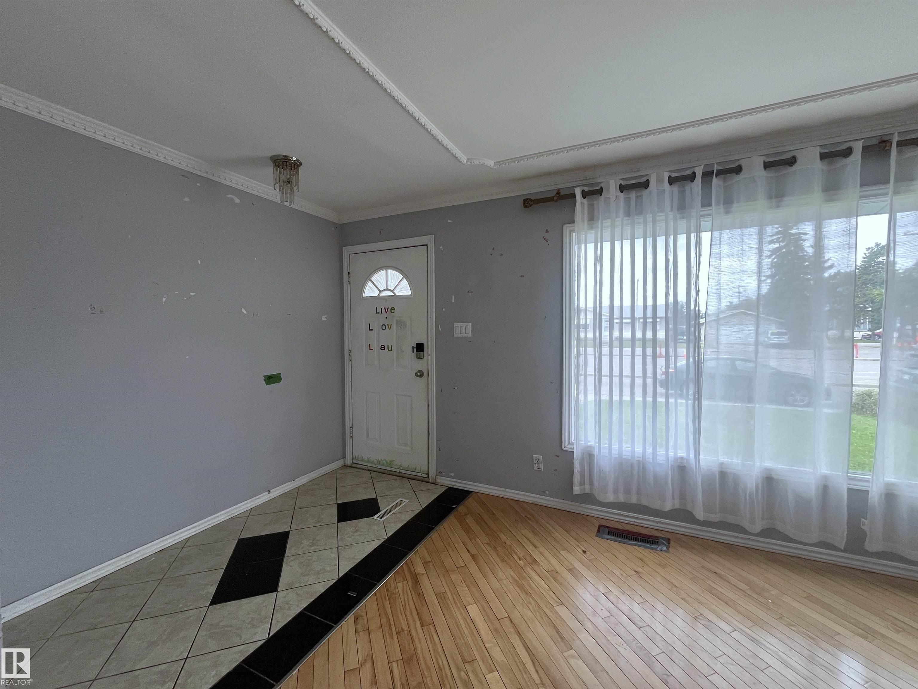 8817 163 Street NW, Meadowlark Park, Edmonton