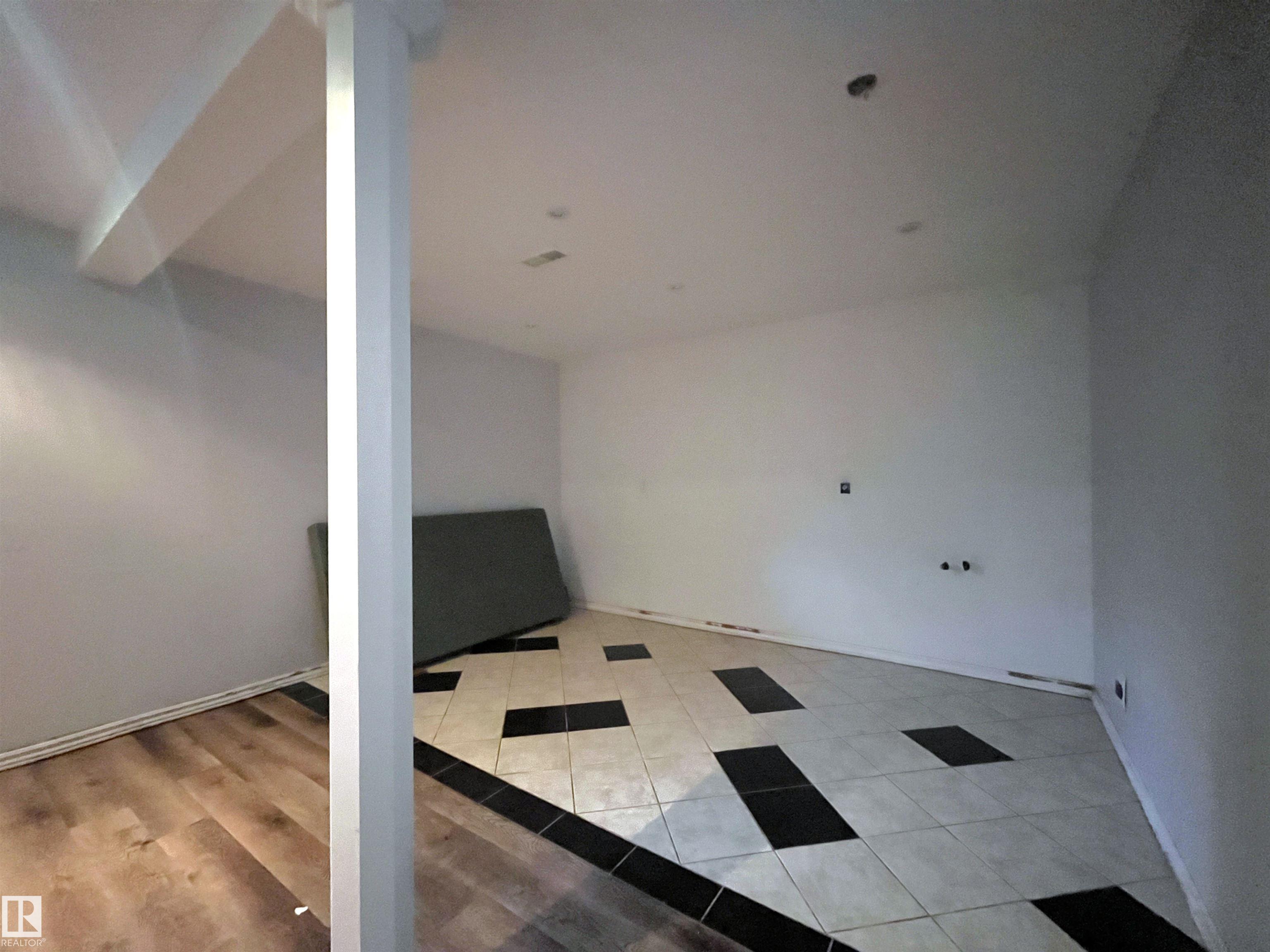 Photo 16 at 8817 163 Street NW, Meadowlark Park, Edmonton