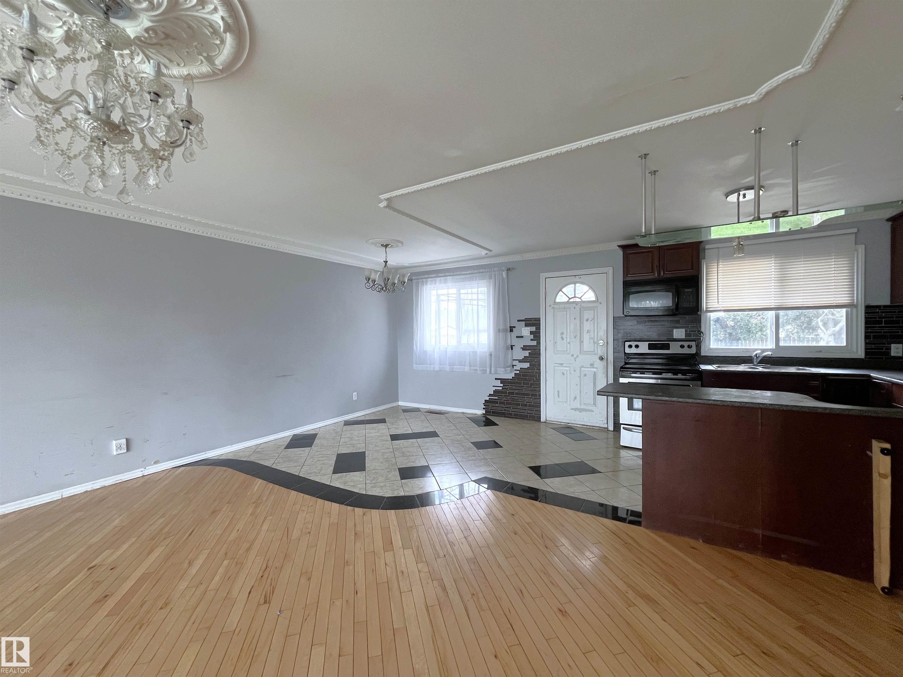 8817 163 Street NW, Meadowlark Park, Edmonton