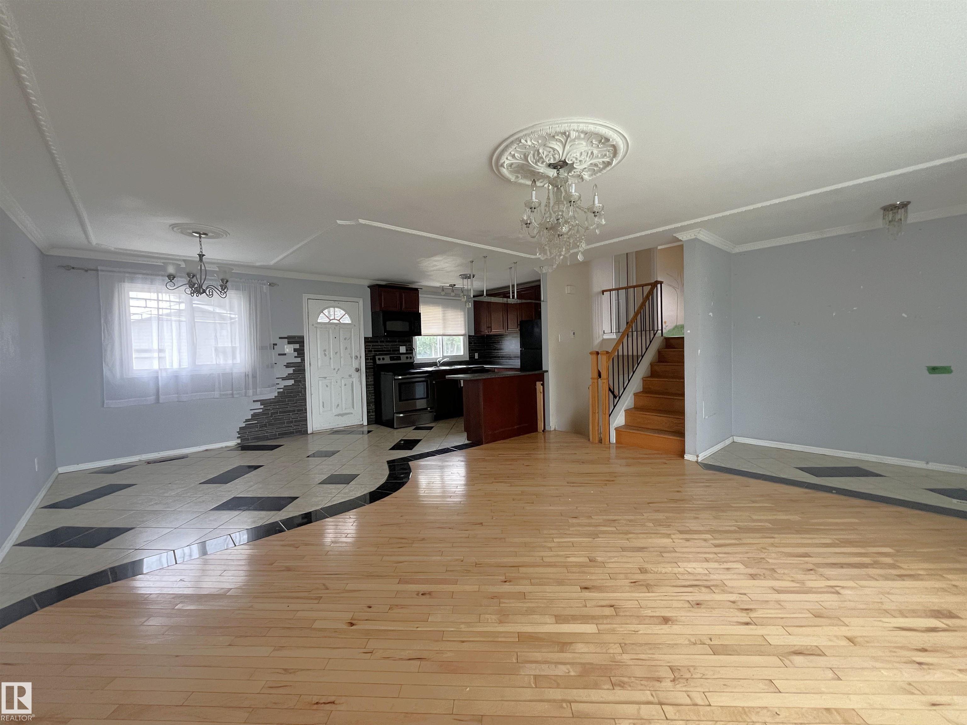 8817 163 Street NW, Meadowlark Park, Edmonton