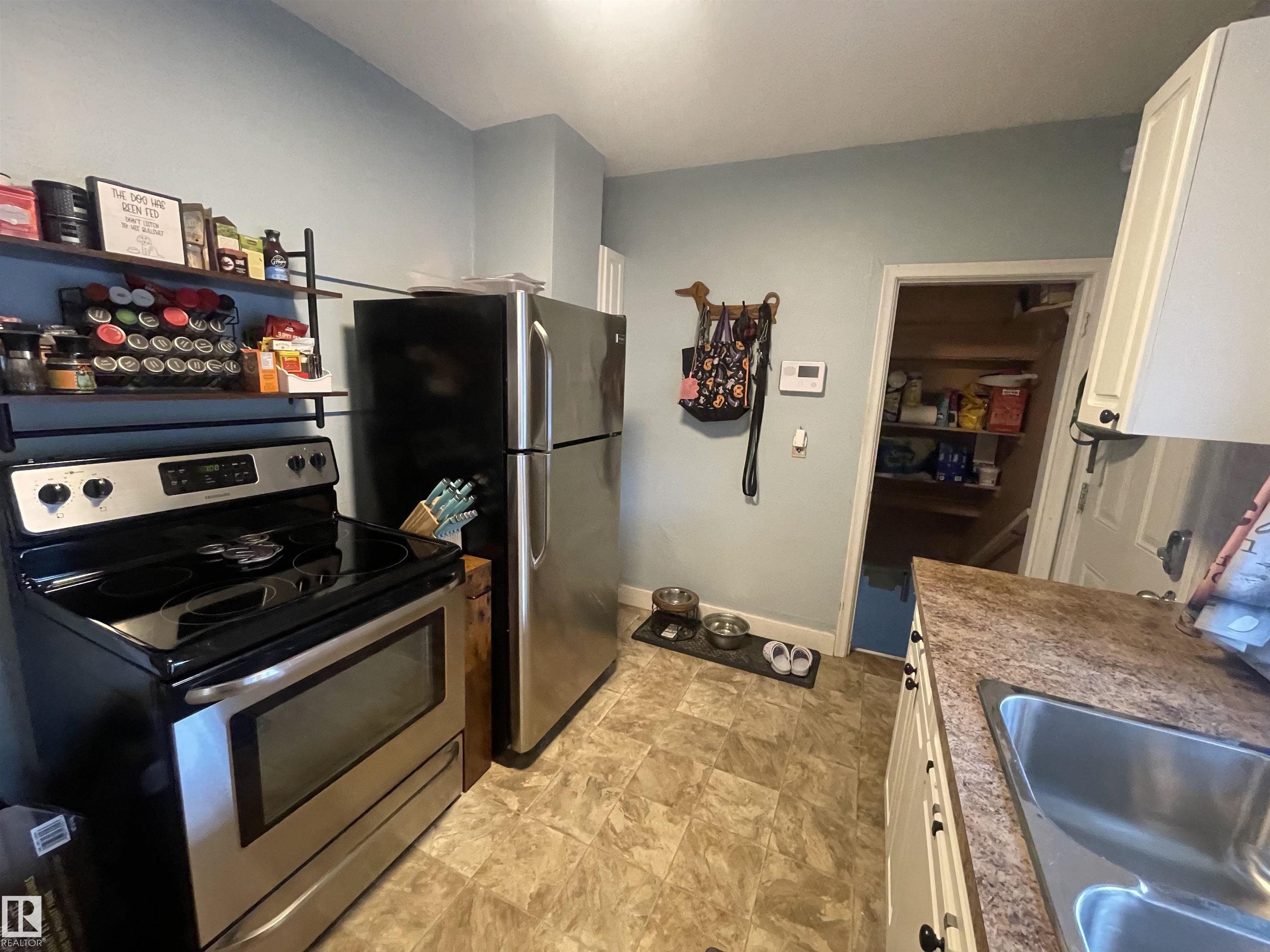 Photo 17 at 11230 96 Street NW, Alberta Avenue, Edmonton