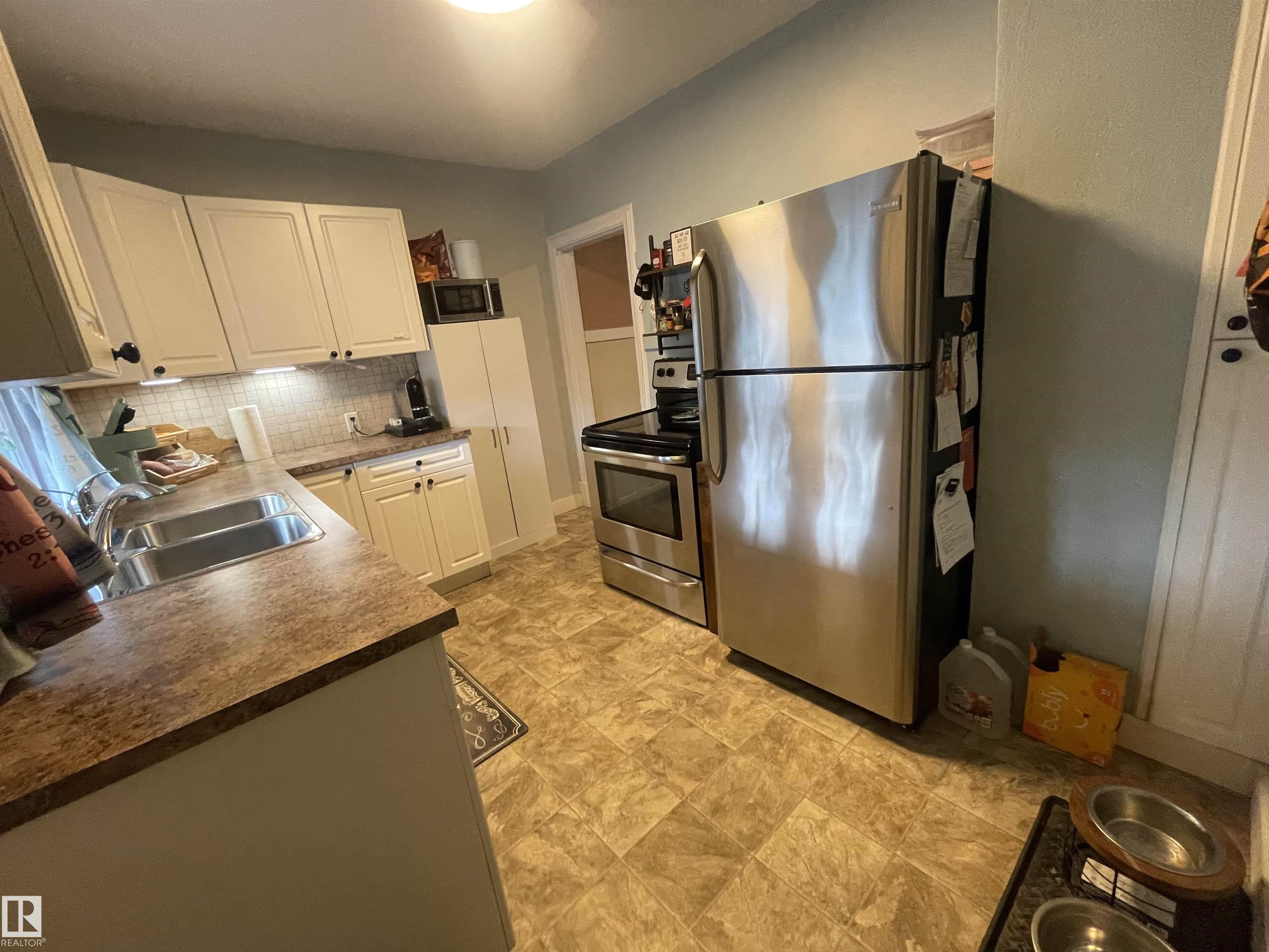 Photo 19 at 11230 96 Street NW, Alberta Avenue, Edmonton
