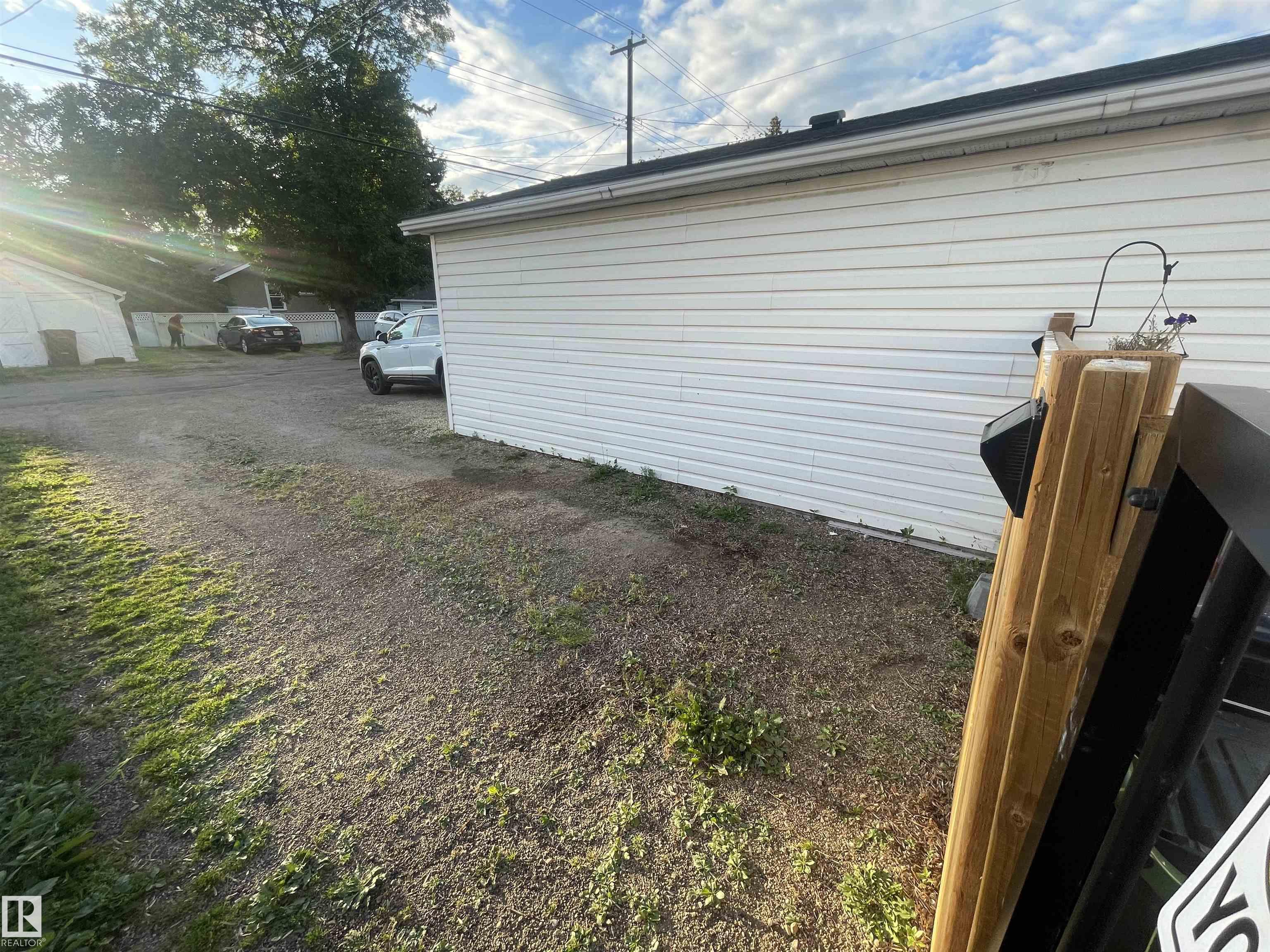Photo 30 at 11230 96 Street NW, Alberta Avenue, Edmonton