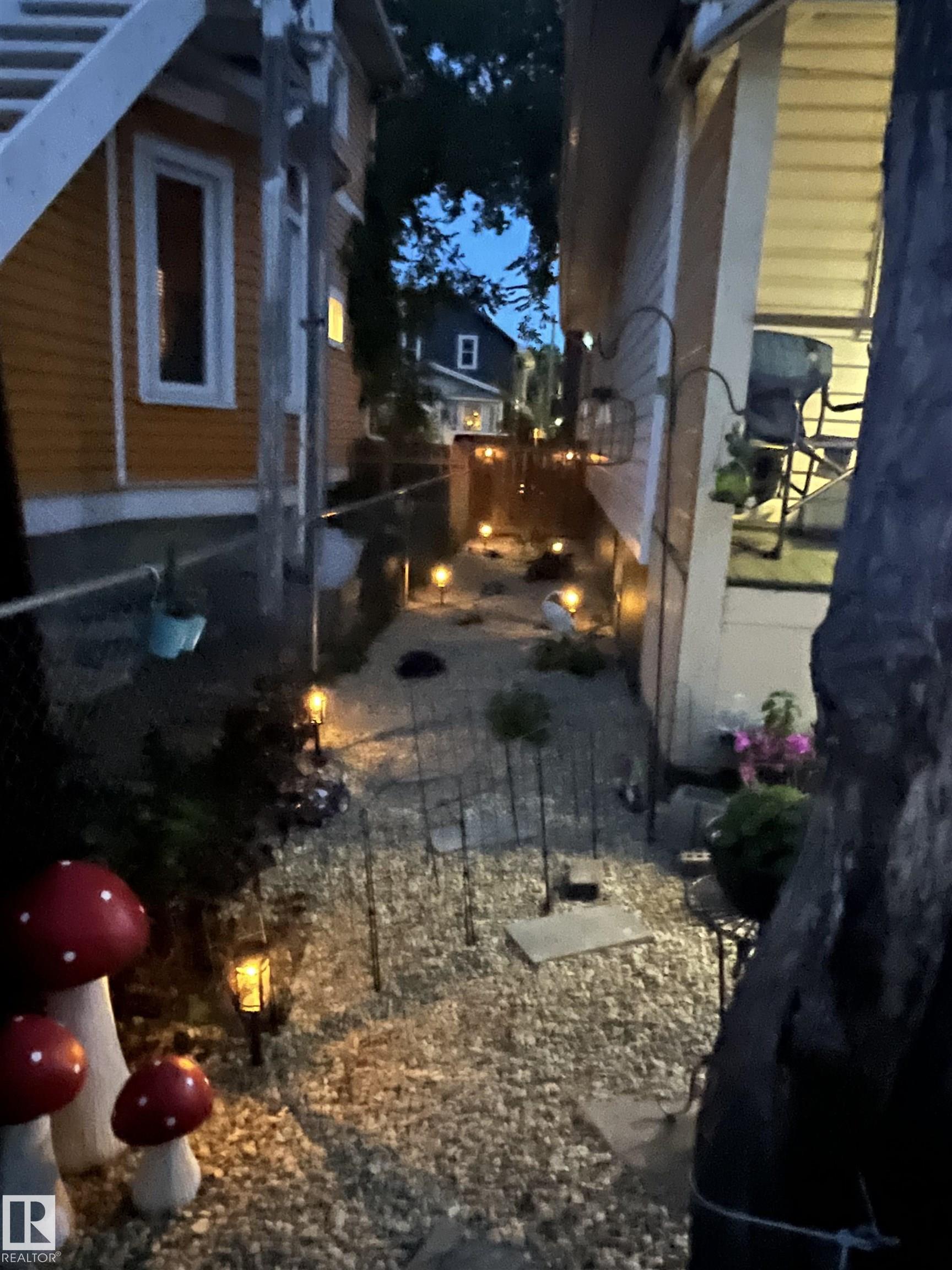 Photo 32 at 11230 96 Street NW, Alberta Avenue, Edmonton