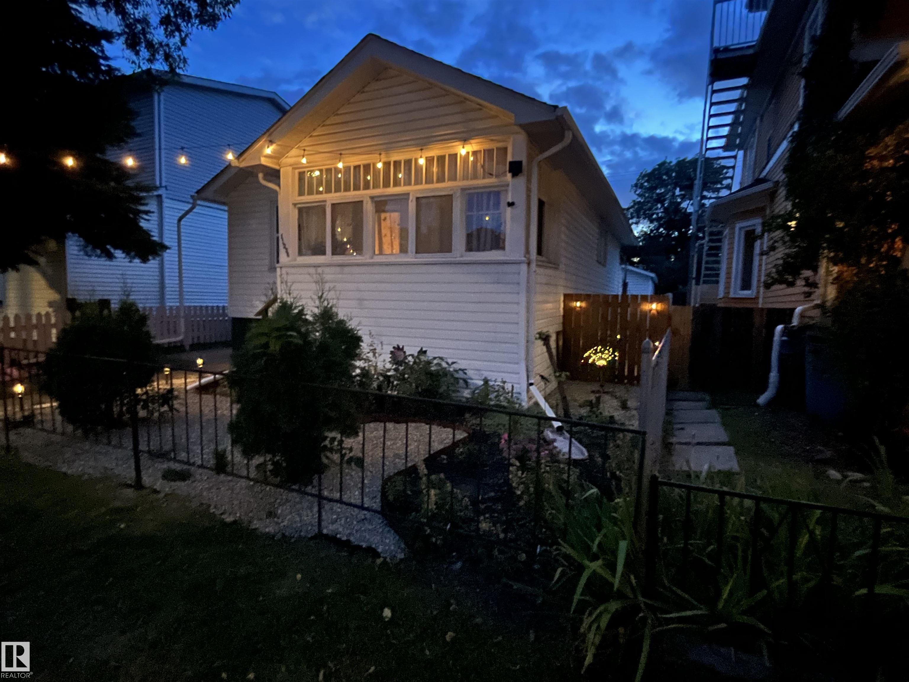 Photo 34 at 11230 96 Street NW, Alberta Avenue, Edmonton