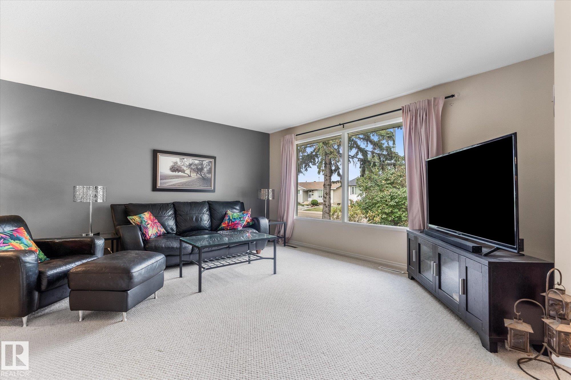 Photo 2 at 16807 98 Avenue NW, Glenwood, Edmonton