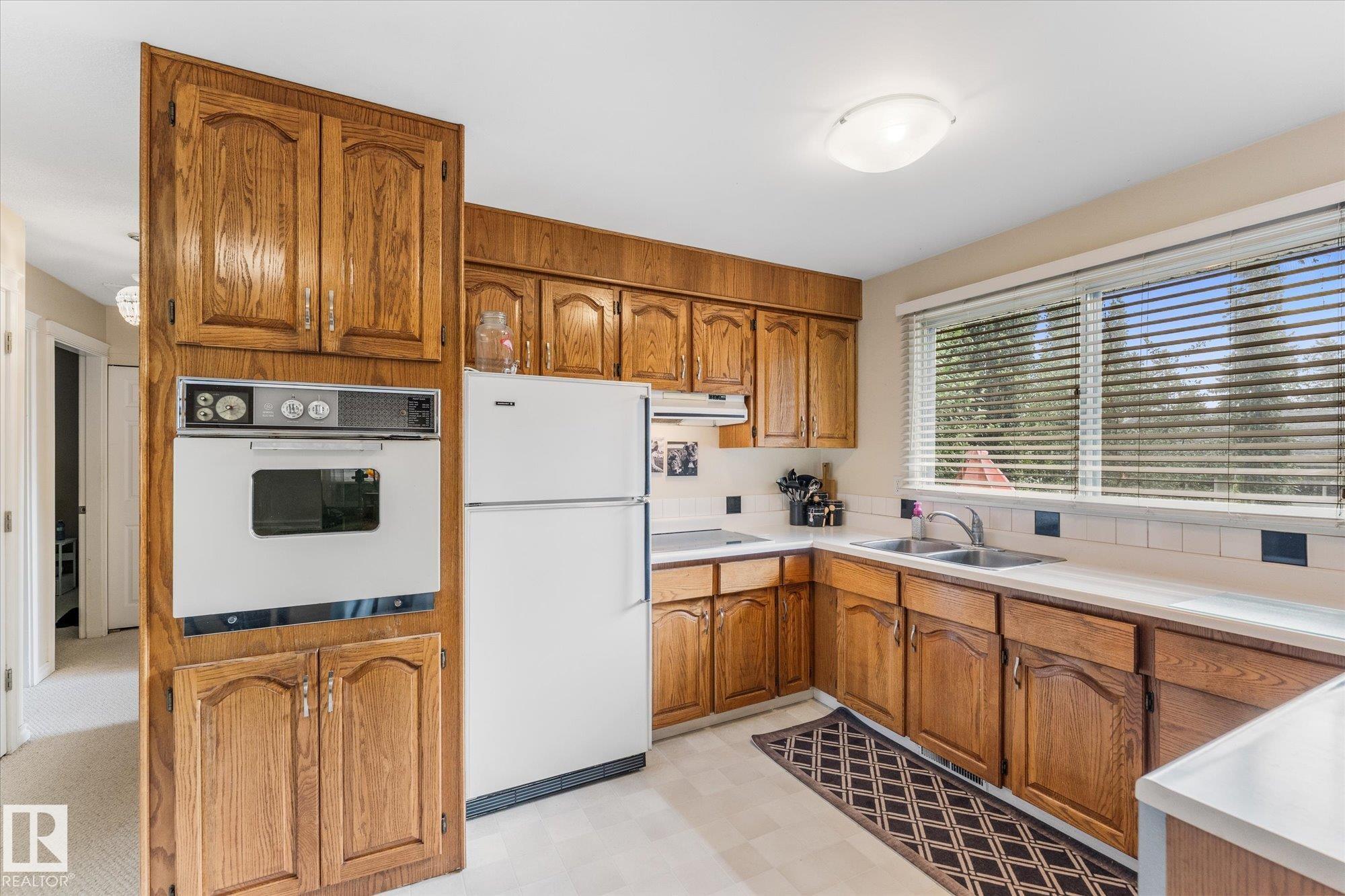 Photo 12 at 16807 98 Avenue NW, Glenwood, Edmonton