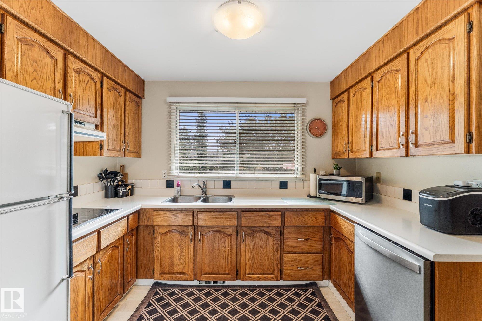Photo 13 at 16807 98 Avenue NW, Glenwood, Edmonton