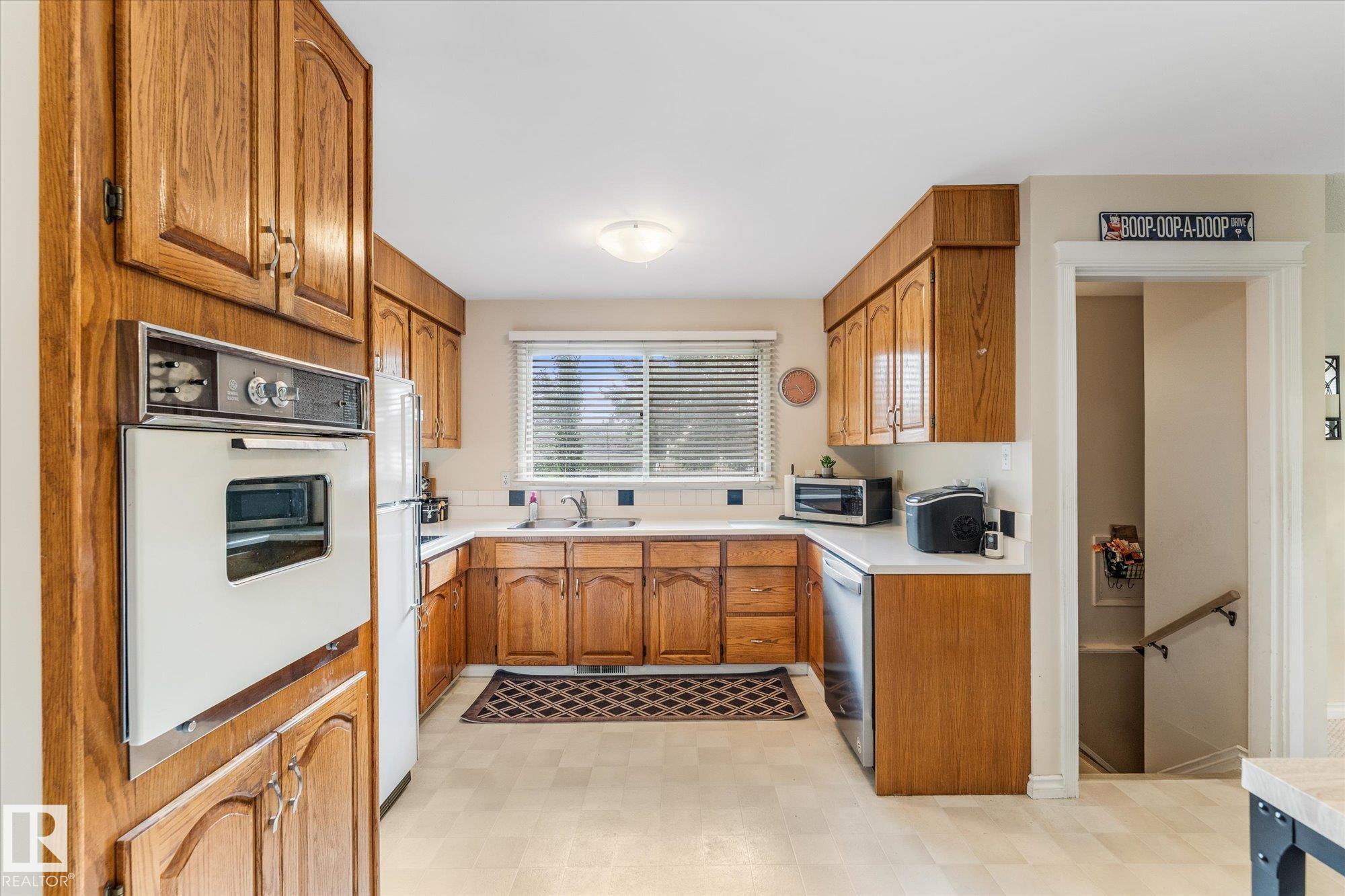 Photo 14 at 16807 98 Avenue NW, Glenwood, Edmonton