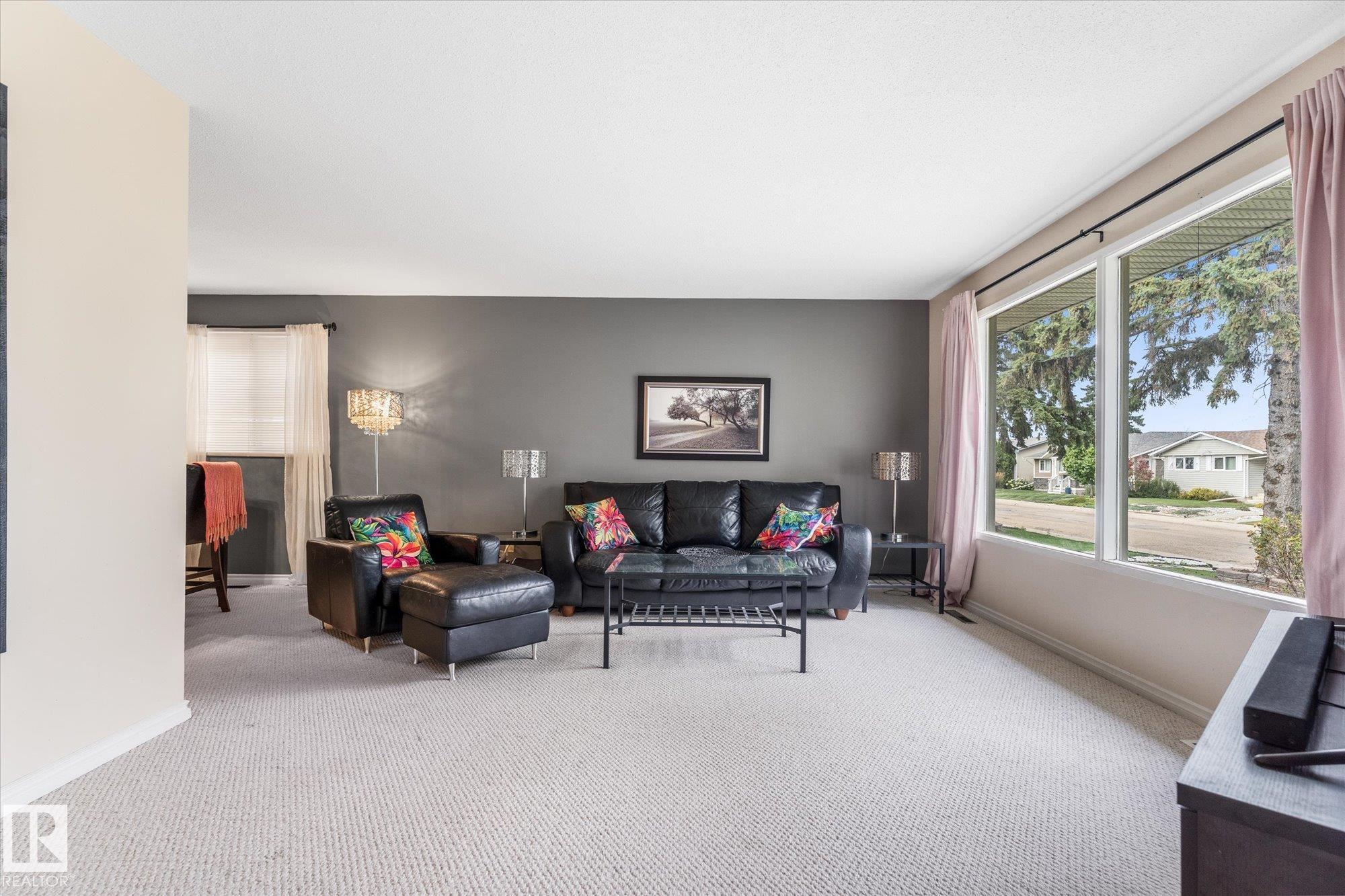 Photo 3 at 16807 98 Avenue NW, Glenwood, Edmonton