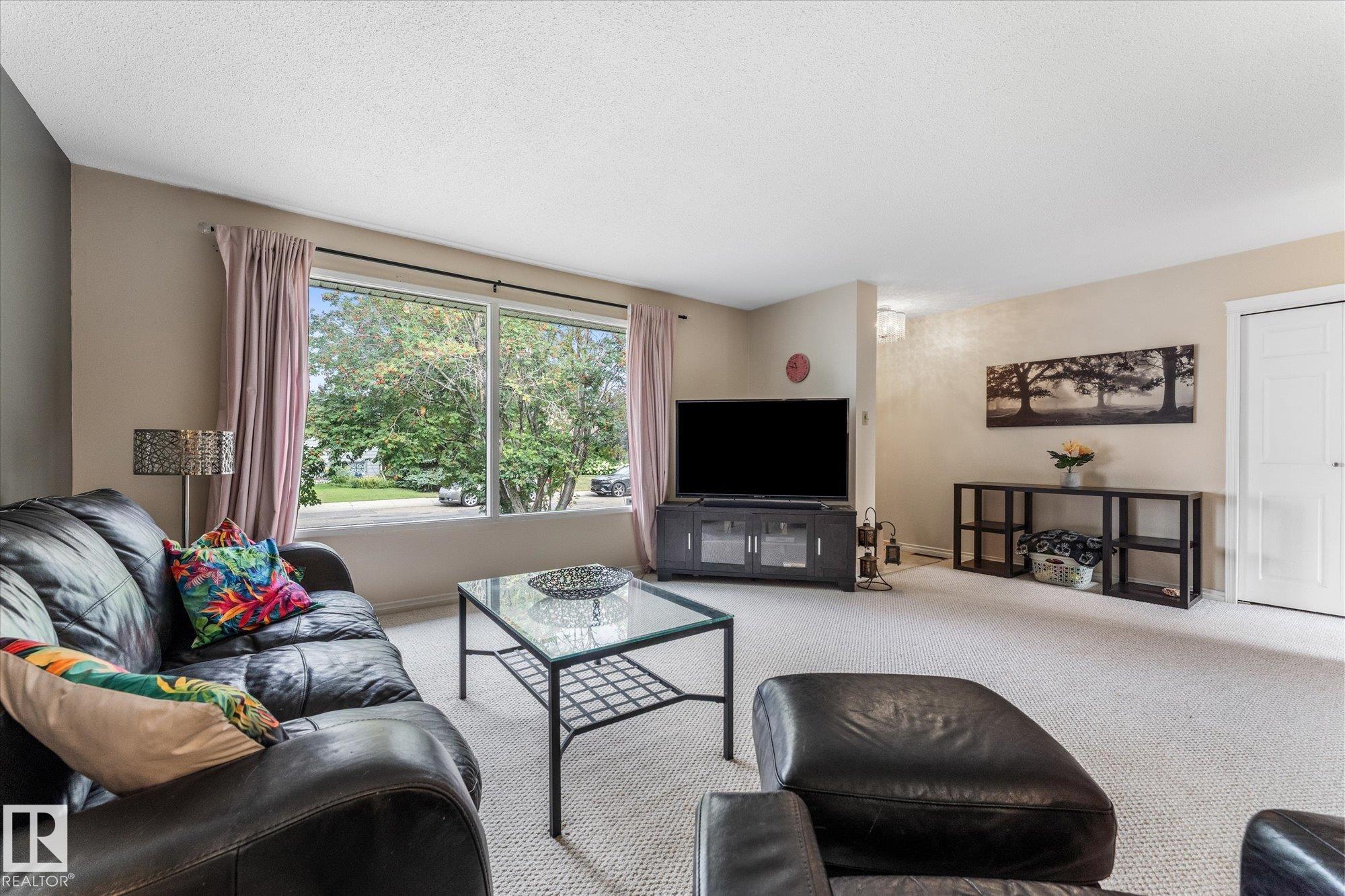 Photo 4 at 16807 98 Avenue NW, Glenwood, Edmonton