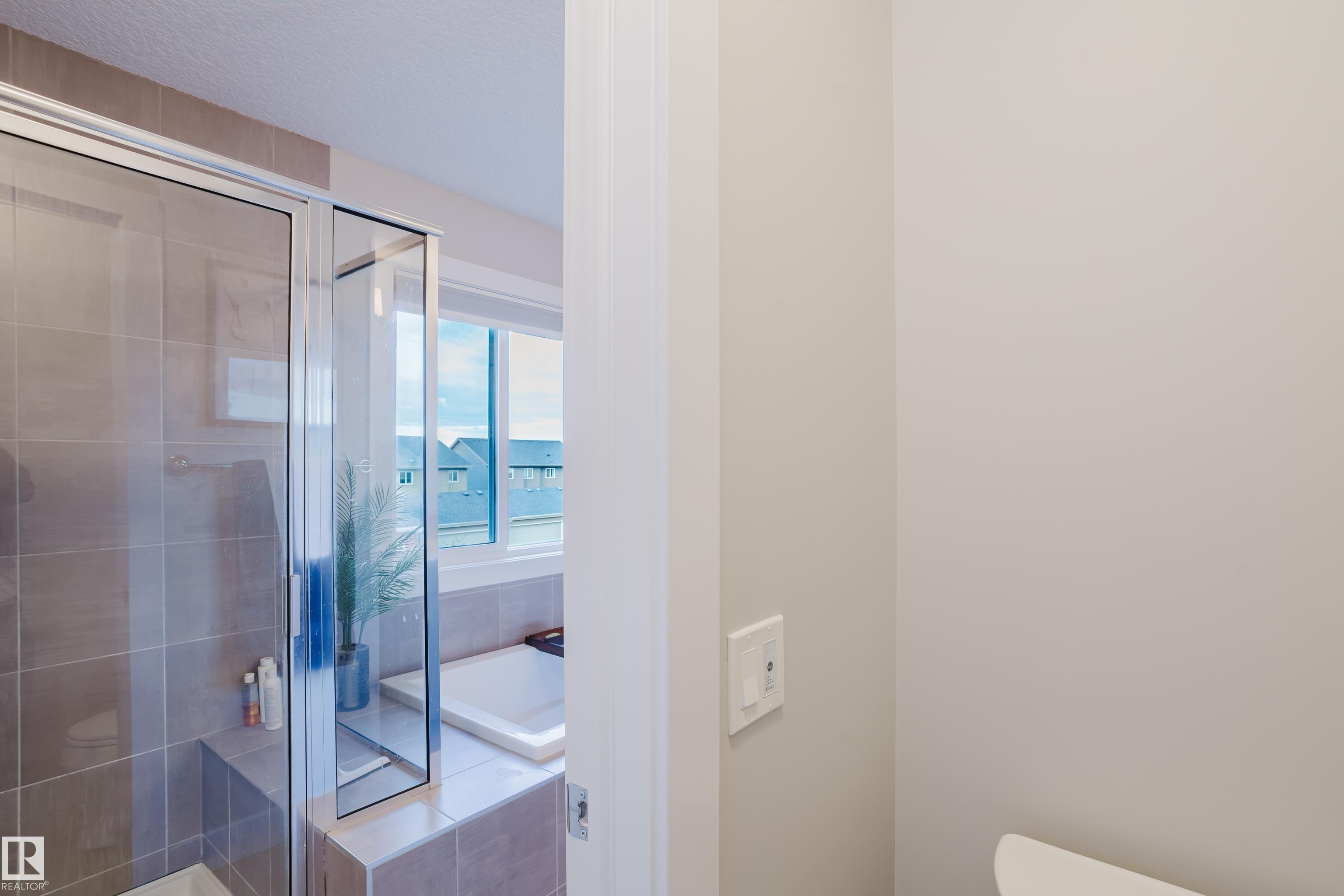 Photo 30 at 15820 15 Avenue SW, Glenridding Heights, Edmonton