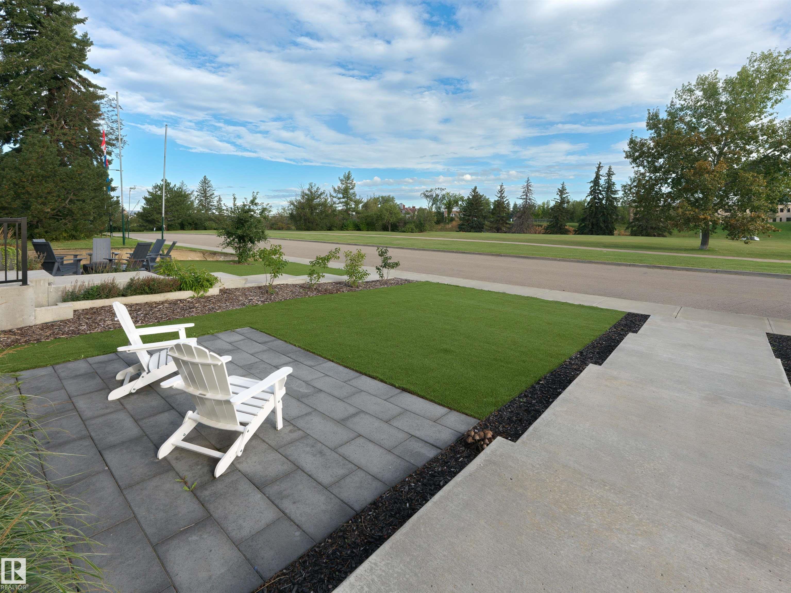 8707 Strathearn Crescent NW, Strathearn, Edmonton