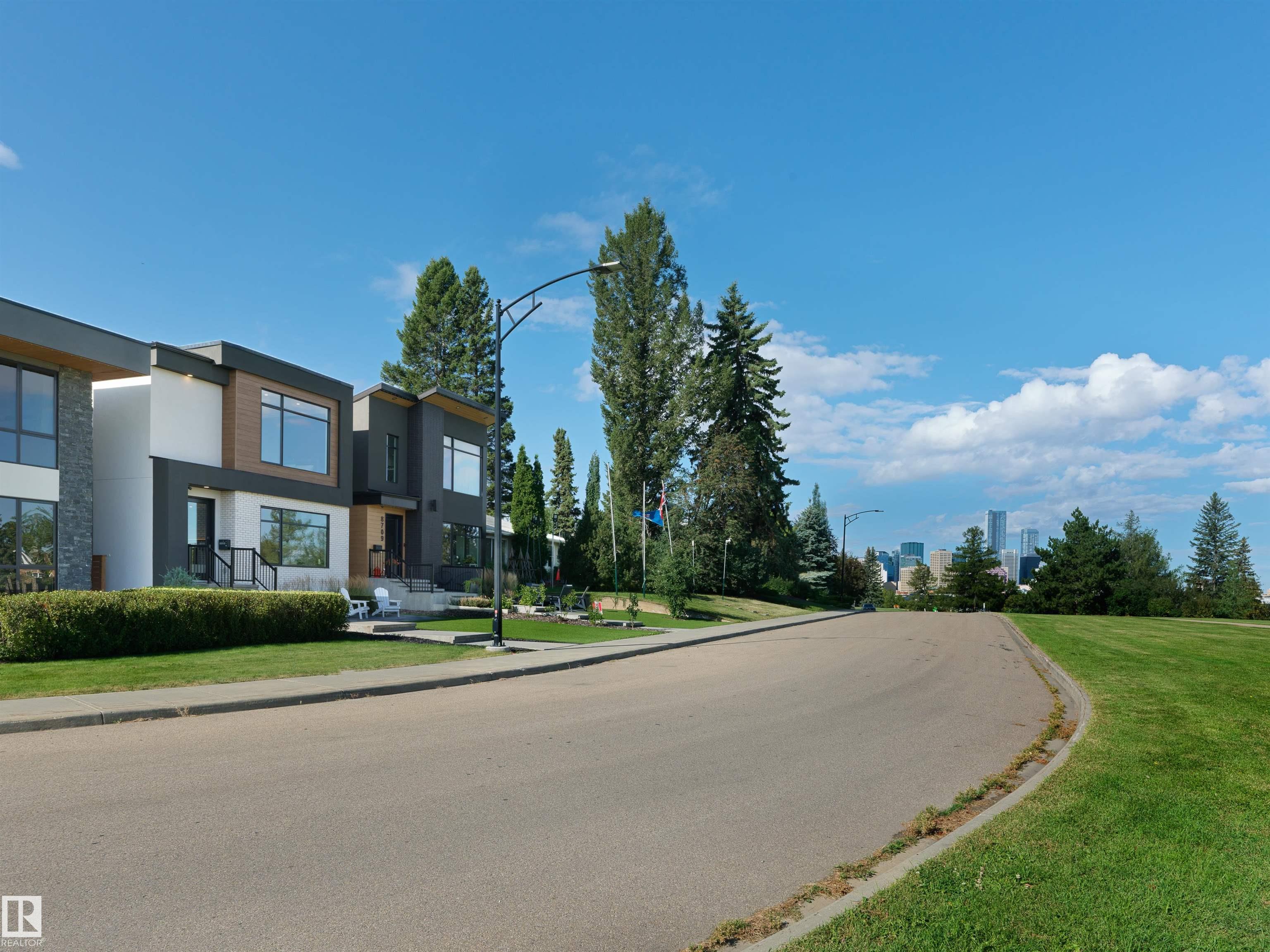 8707 Strathearn Crescent NW, Strathearn, Edmonton