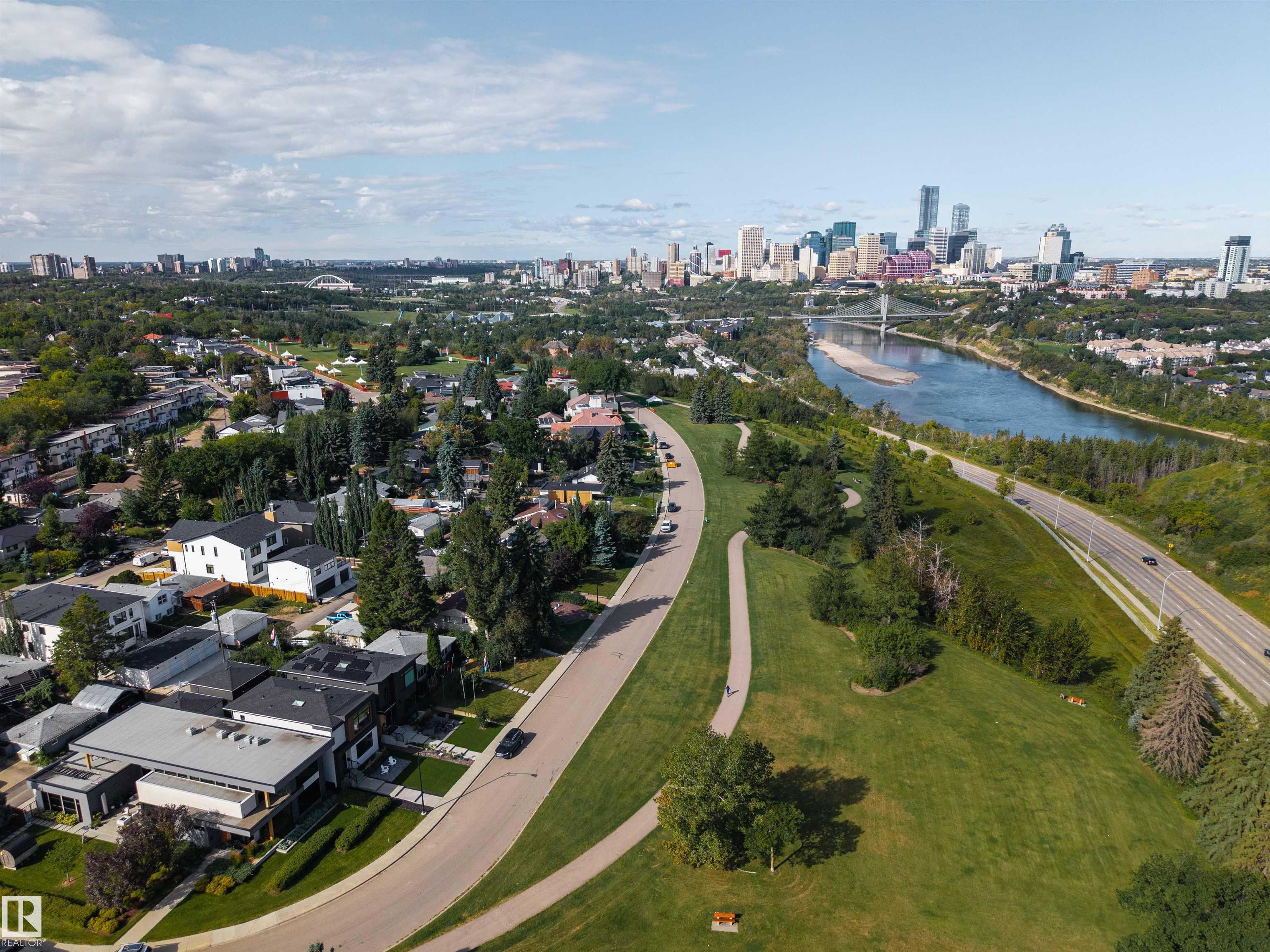 8707 Strathearn Crescent NW, Strathearn, Edmonton