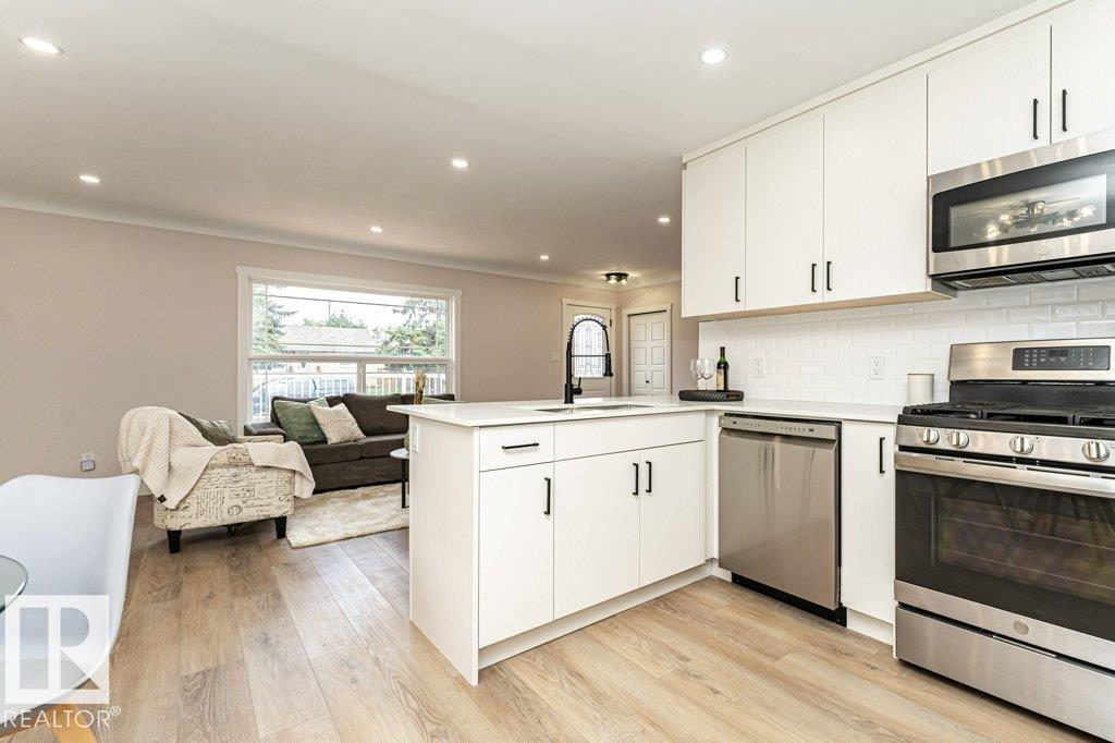 Photo 15 at 10624 40 Street NW, Gold Bar, Edmonton