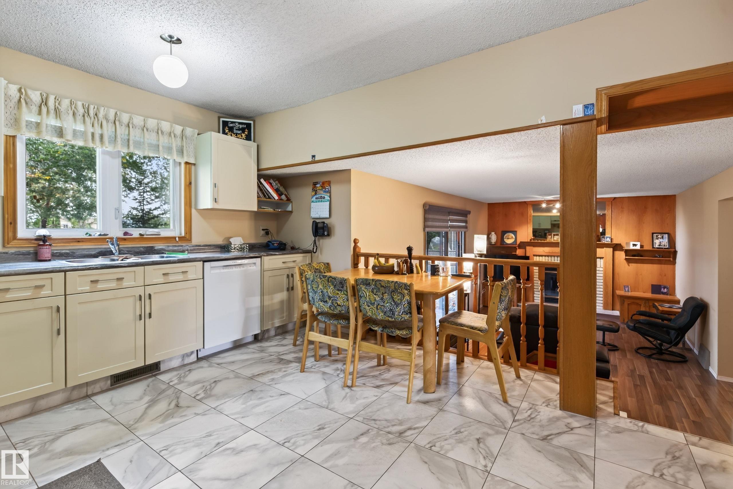 Photo 14 at 5712 123 Avenue NW, Newton, Edmonton