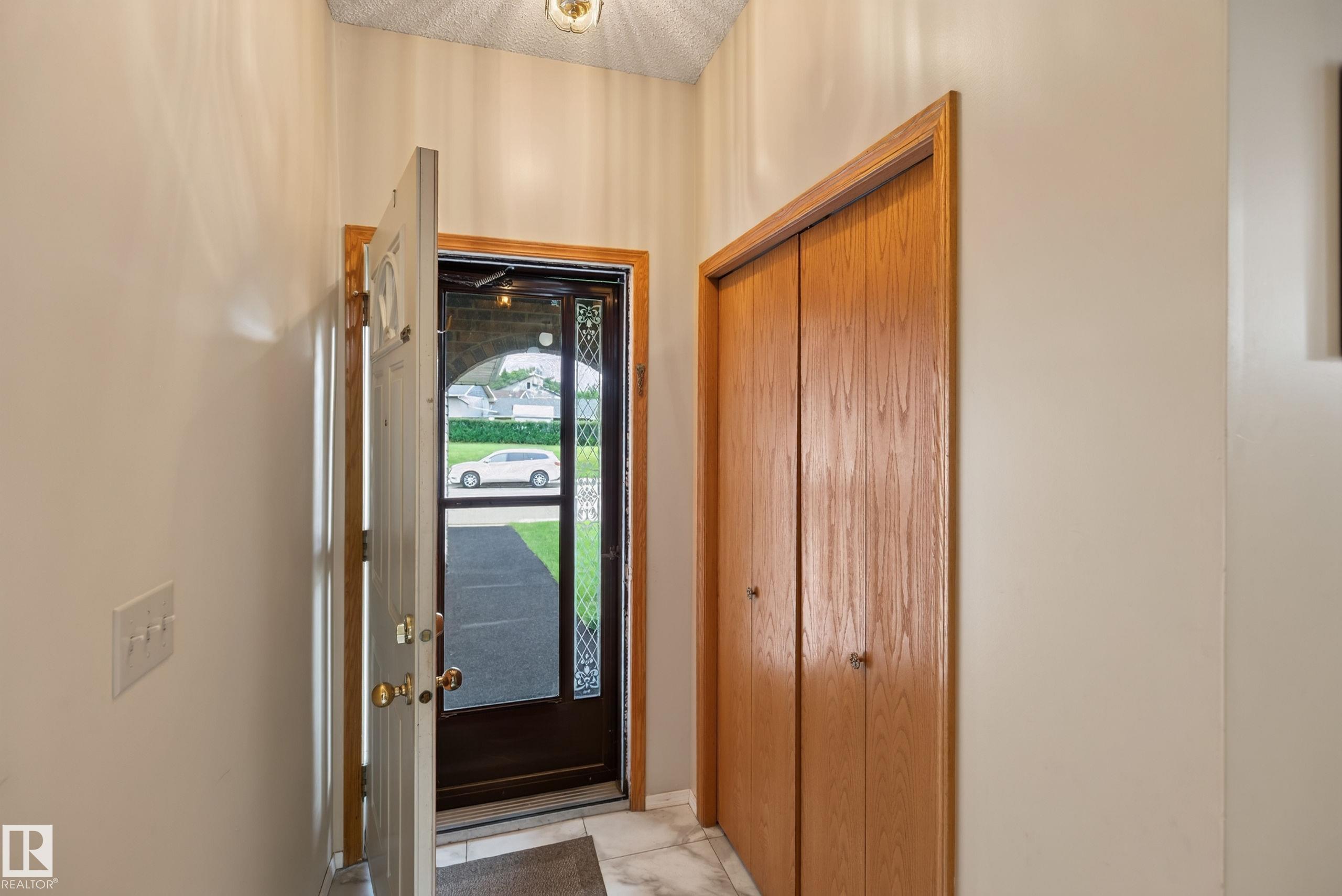 5712 123 Avenue NW, Newton, Edmonton