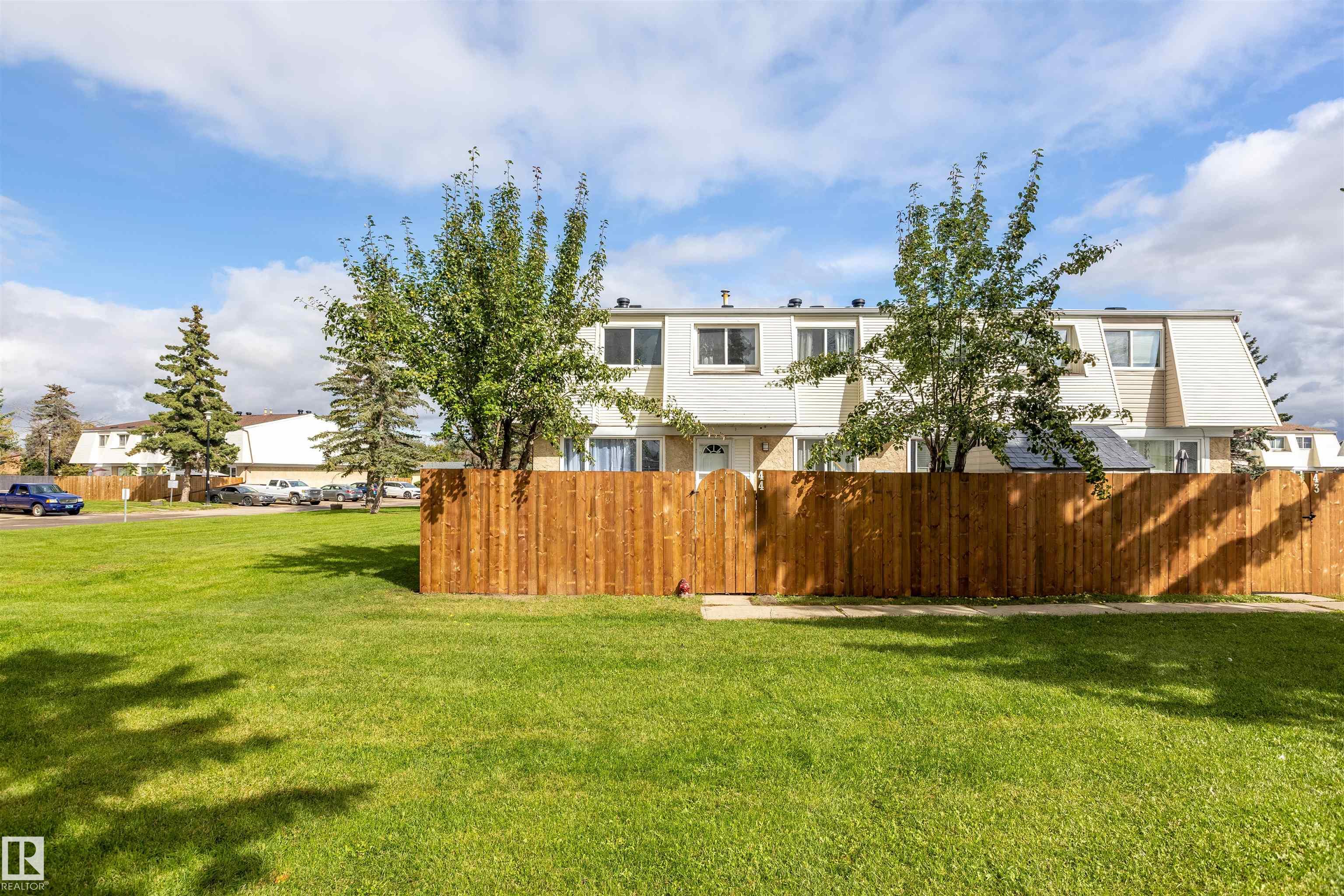 Photo 2 at 44 - 650 Grandin Drive, Morinville