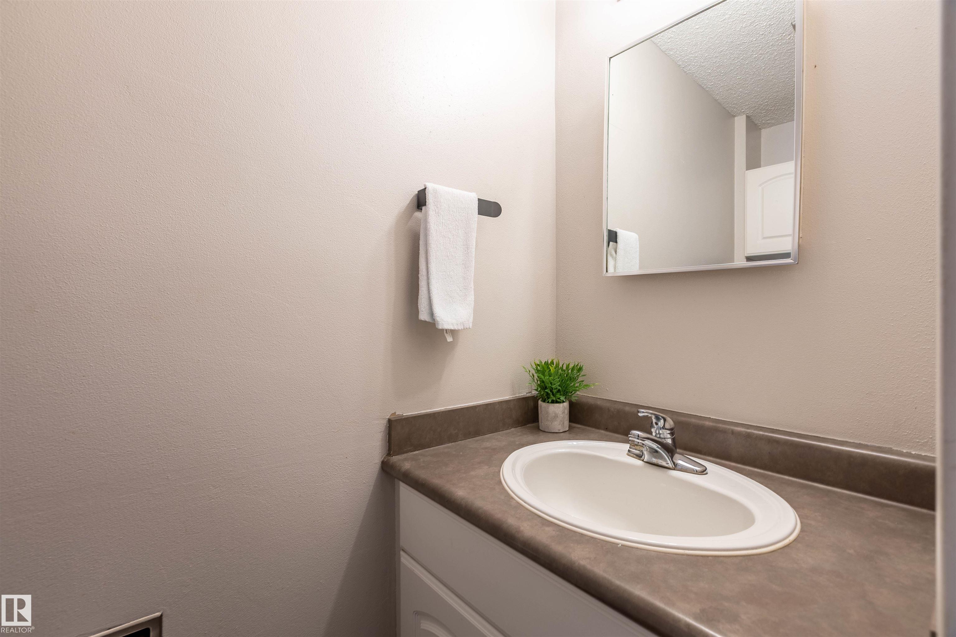 Photo 20 at 44 - 650 Grandin Drive, Morinville