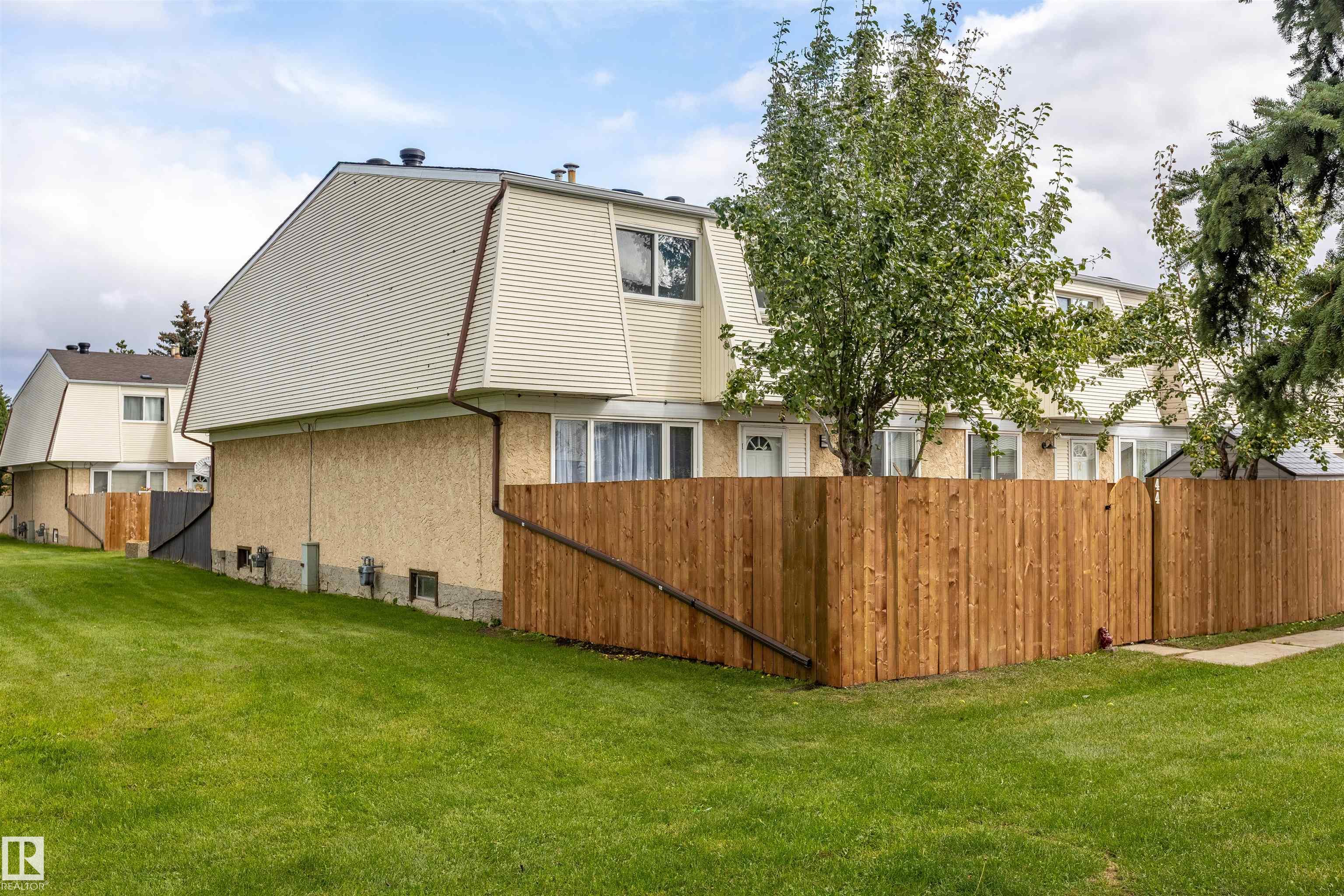 Photo 3 at 44 - 650 Grandin Drive, Morinville