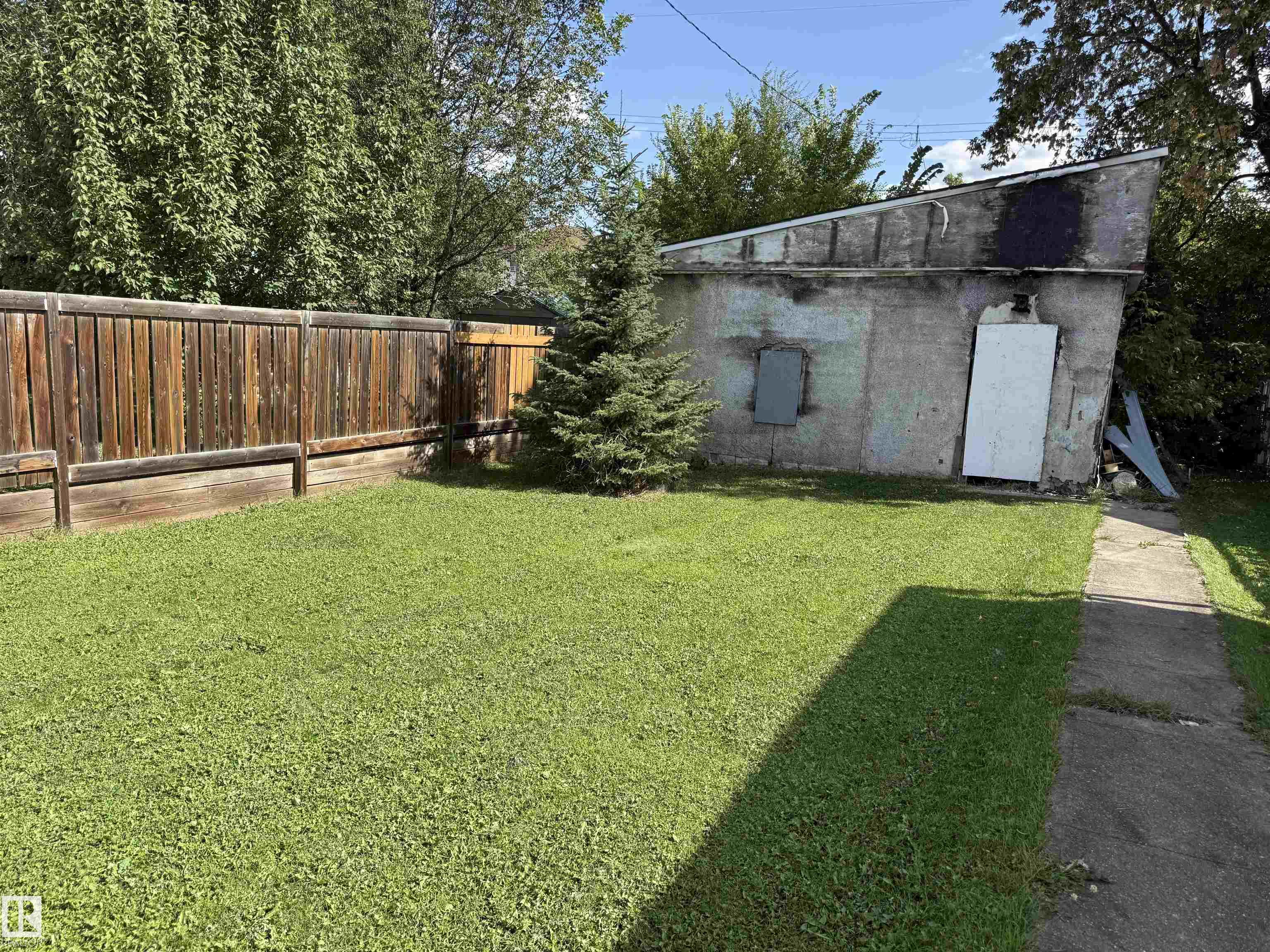 Photo 6 at 12061 97 Street NW, Alberta Avenue, Edmonton