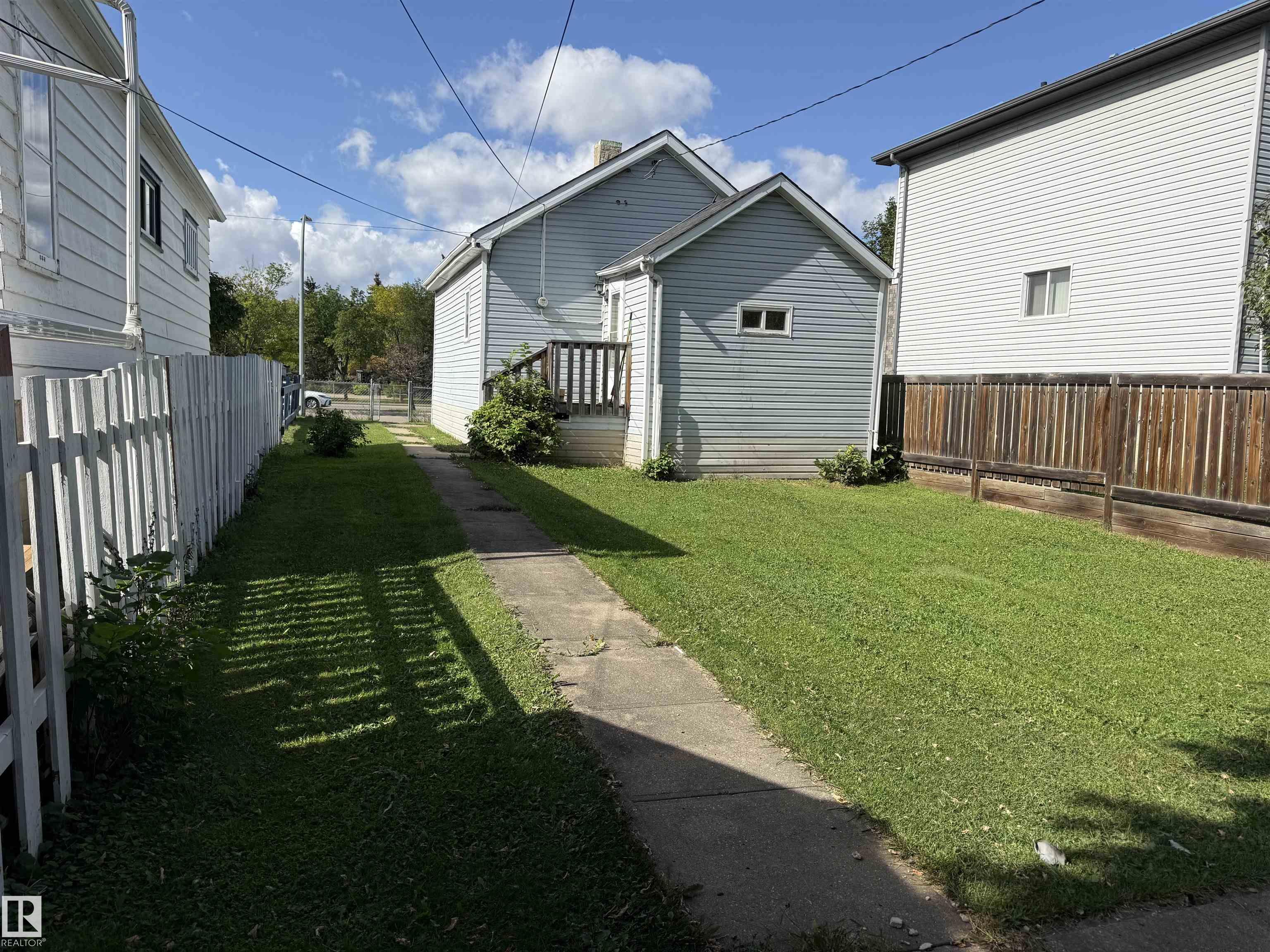 Photo 8 at 12061 97 Street NW, Alberta Avenue, Edmonton