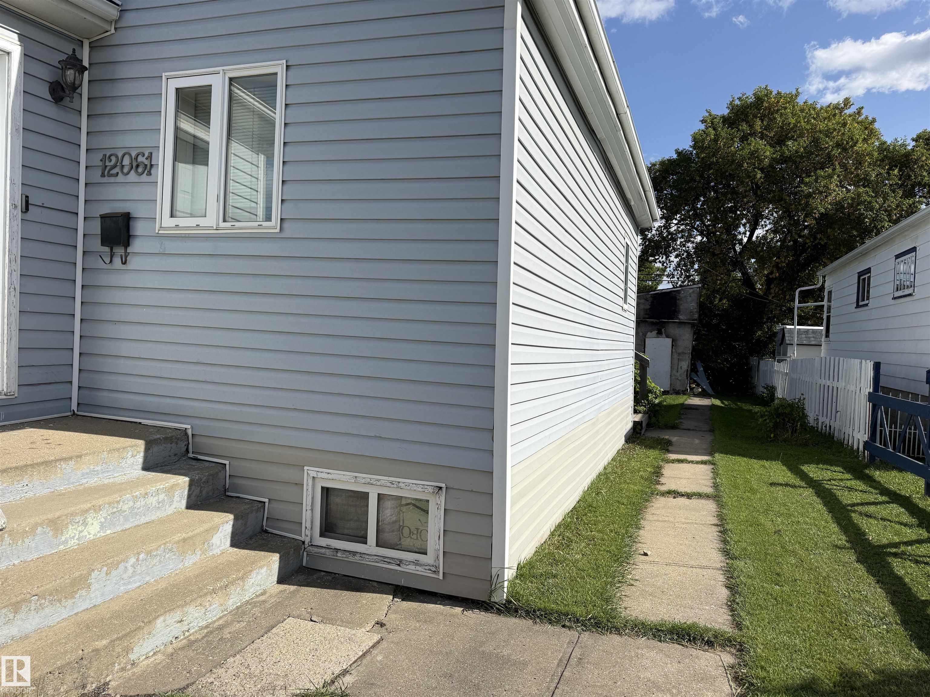 Photo 9 at 12061 97 Street NW, Alberta Avenue, Edmonton