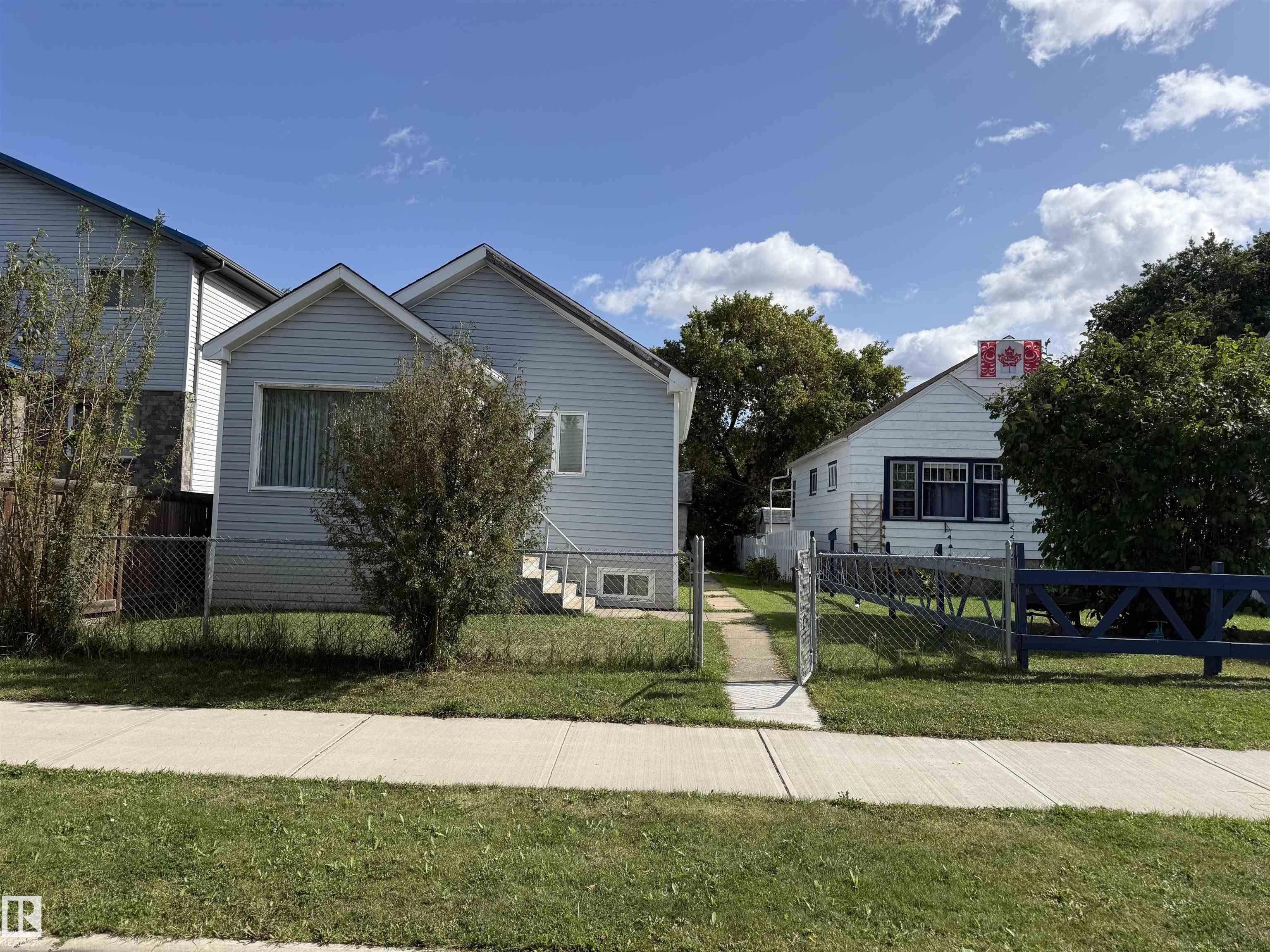 Photo 10 at 12061 97 Street NW, Alberta Avenue, Edmonton