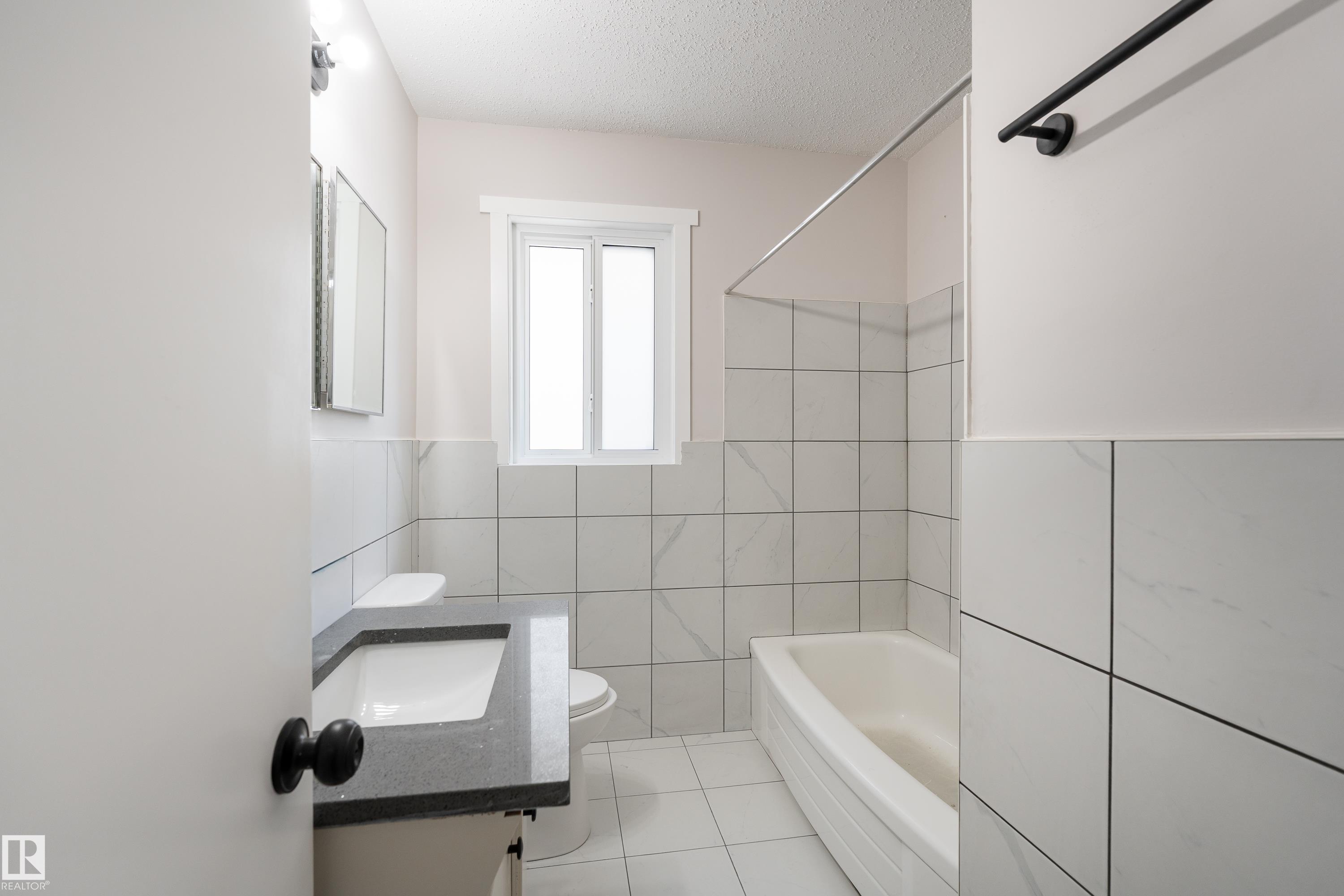 Photo 18 at 12224 55 Street NW, Newton, Edmonton