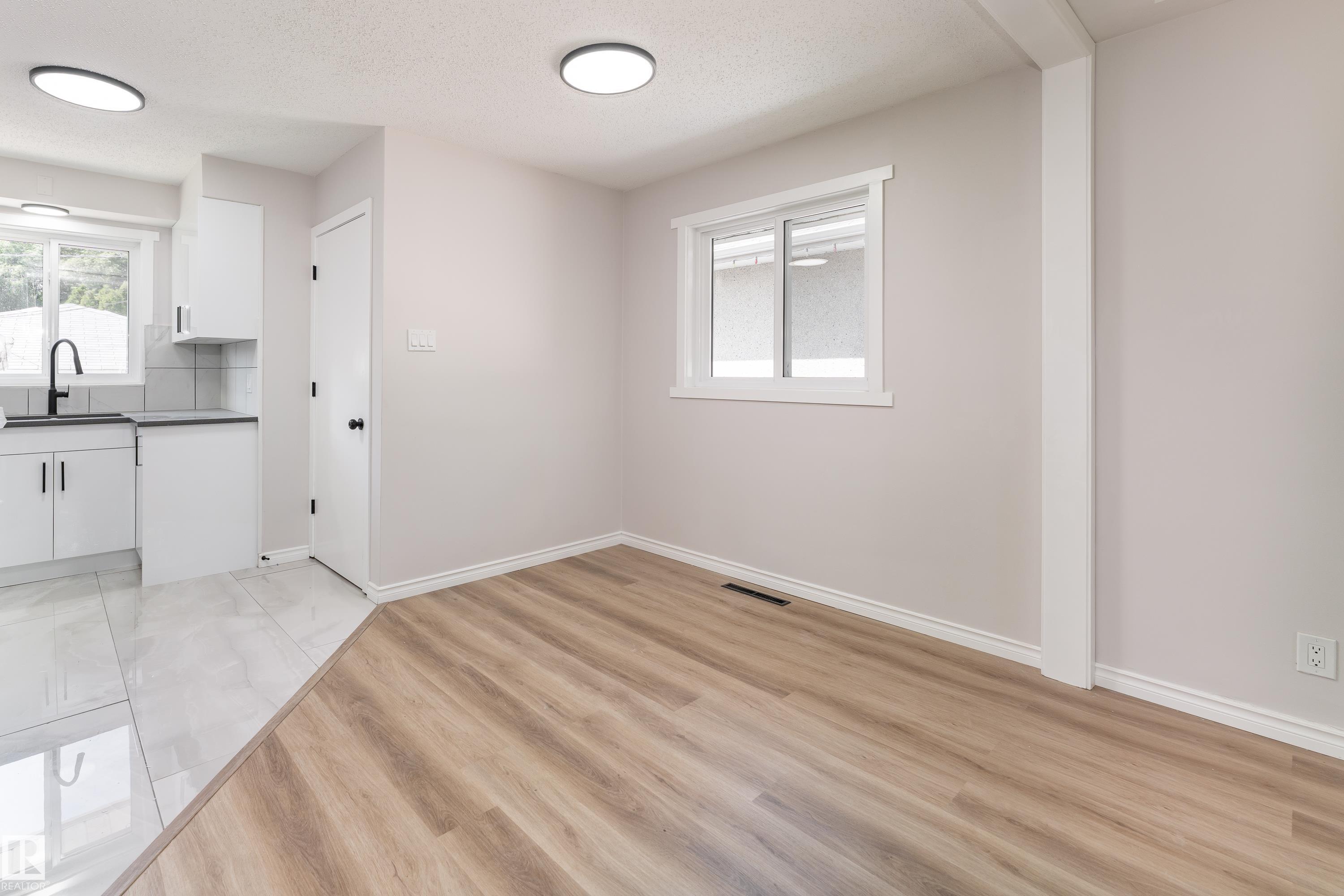 12224 55 Street NW, Newton, Edmonton